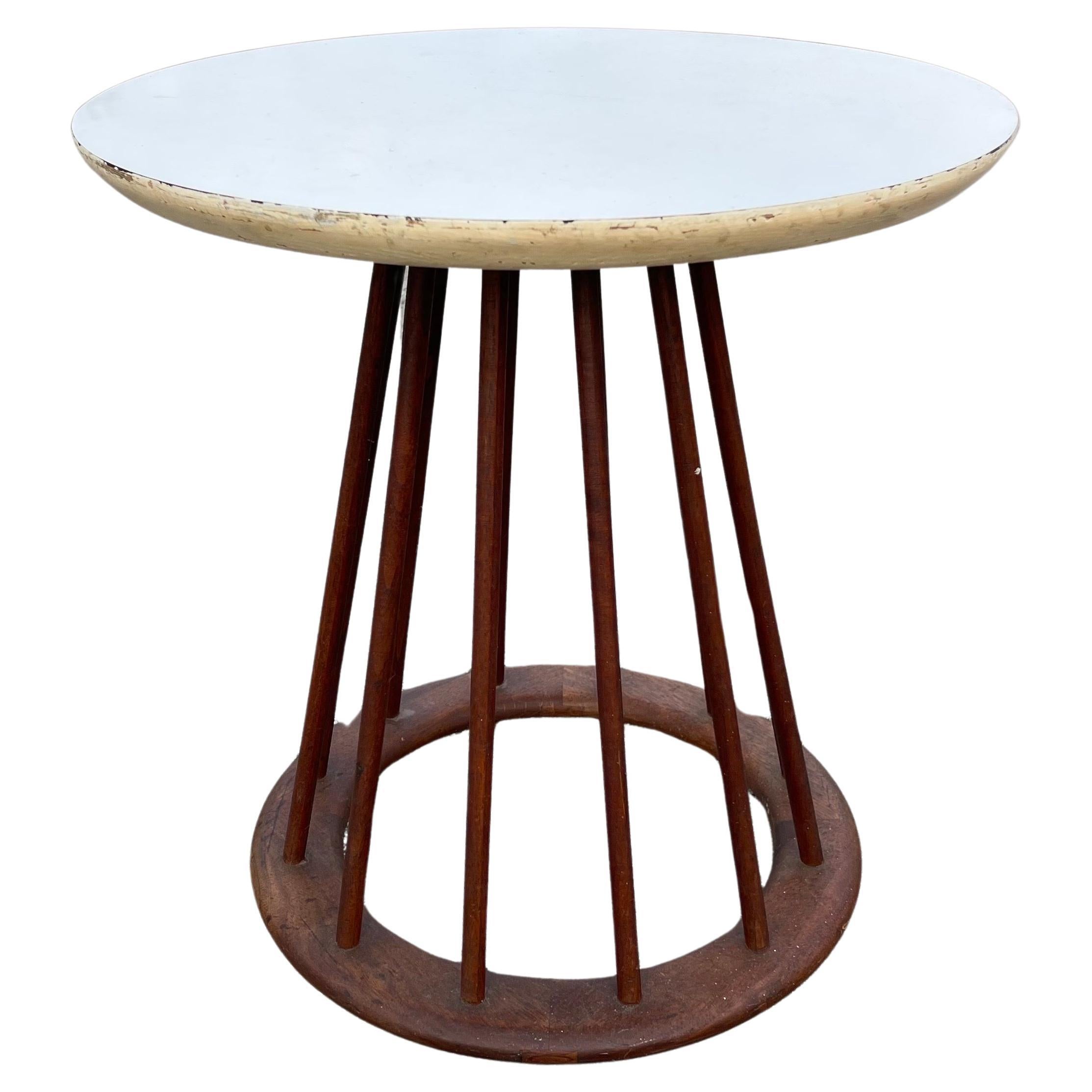 Table d'appoint Arthur Umanoff en noyer, Mid-Century Modernity c.1960s en vente