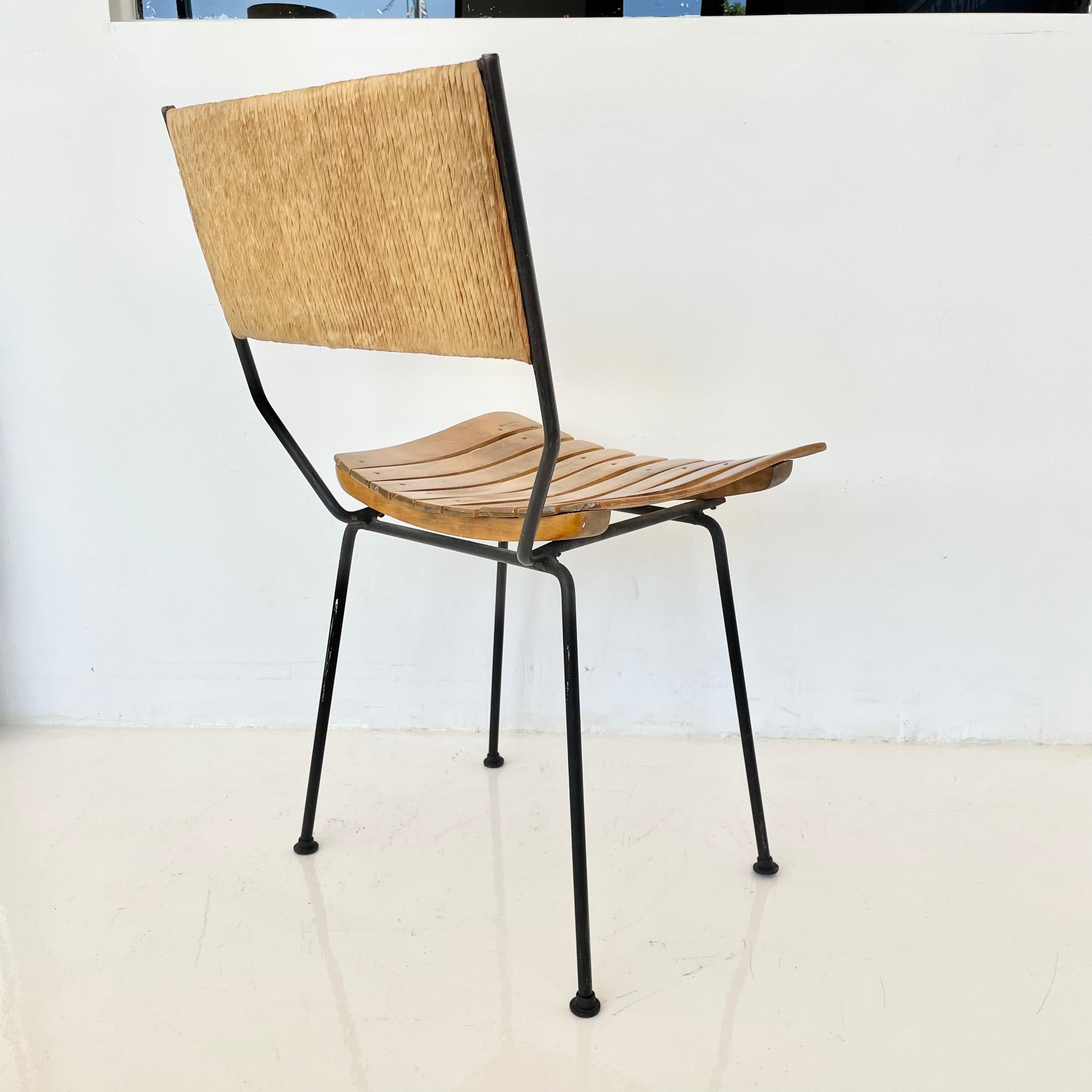 Arthur Umanoff Chaise en bois et jonc en vente 1