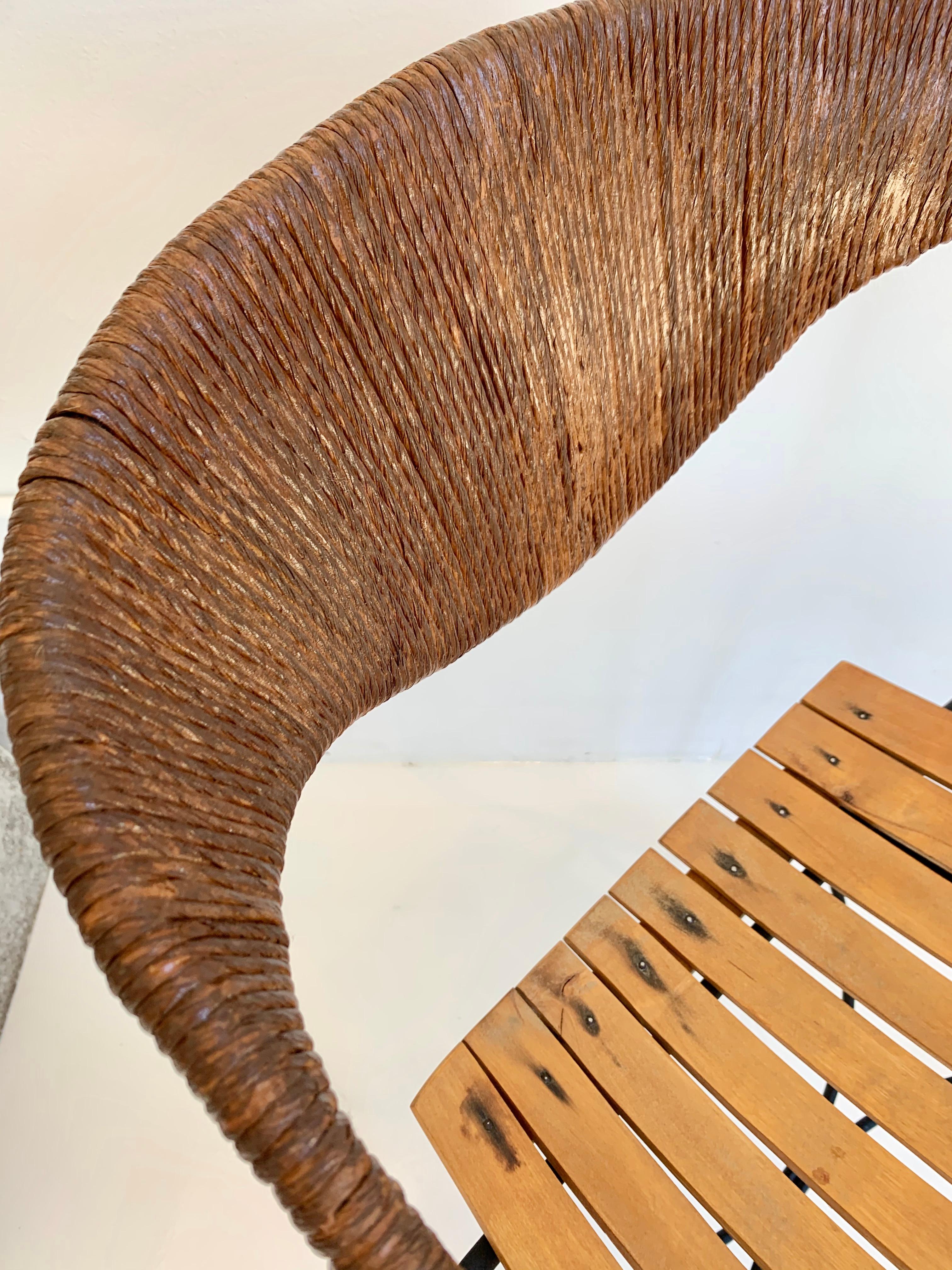 Milieu du XXe siècle Chaises sculpturales en bois et jonc Arthur Umanoff en vente