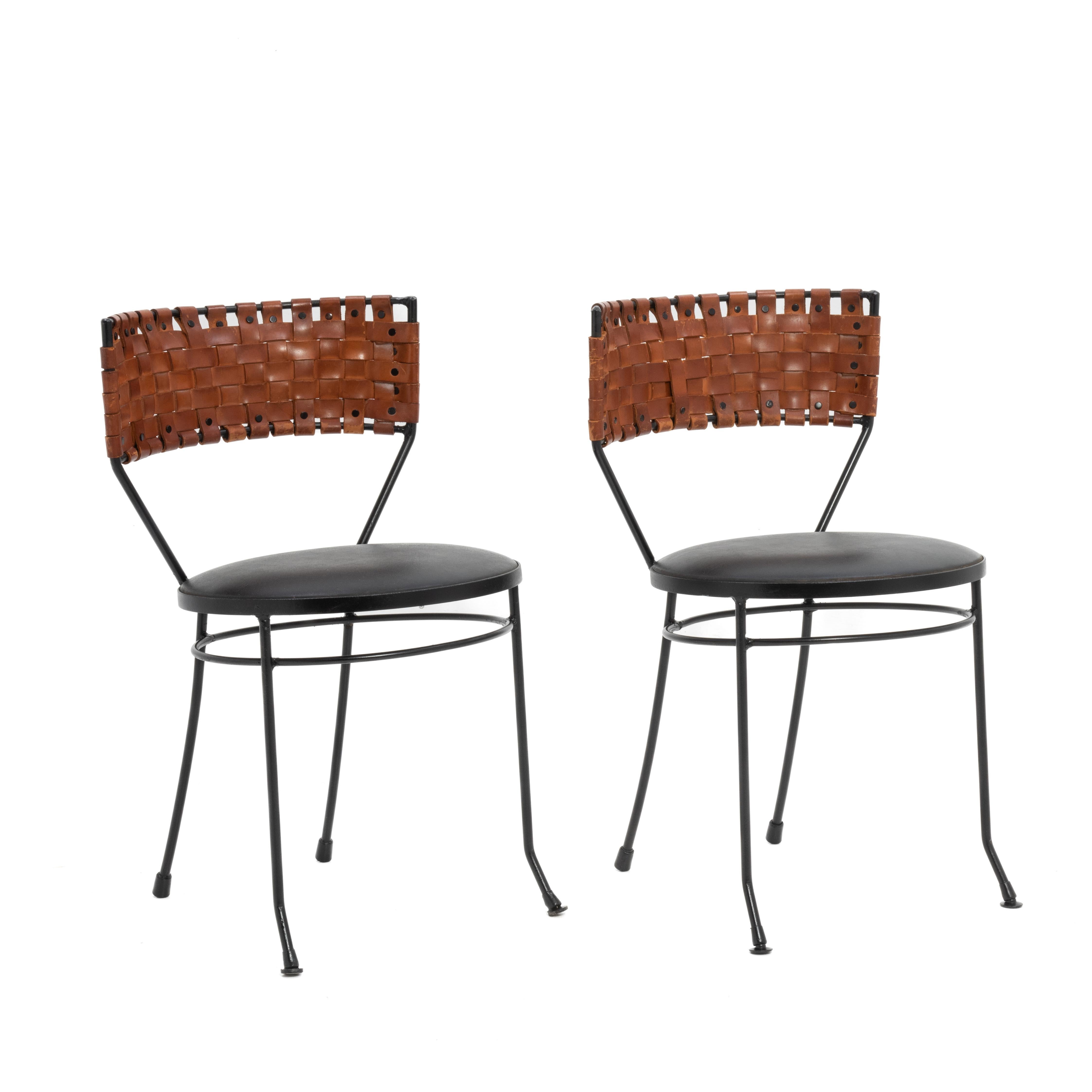 Mid-Century moderno Sedie da pranzo in ferro battuto Arthur Umanoff in pelle intrecciata Shaver Howard a coppia in vendita