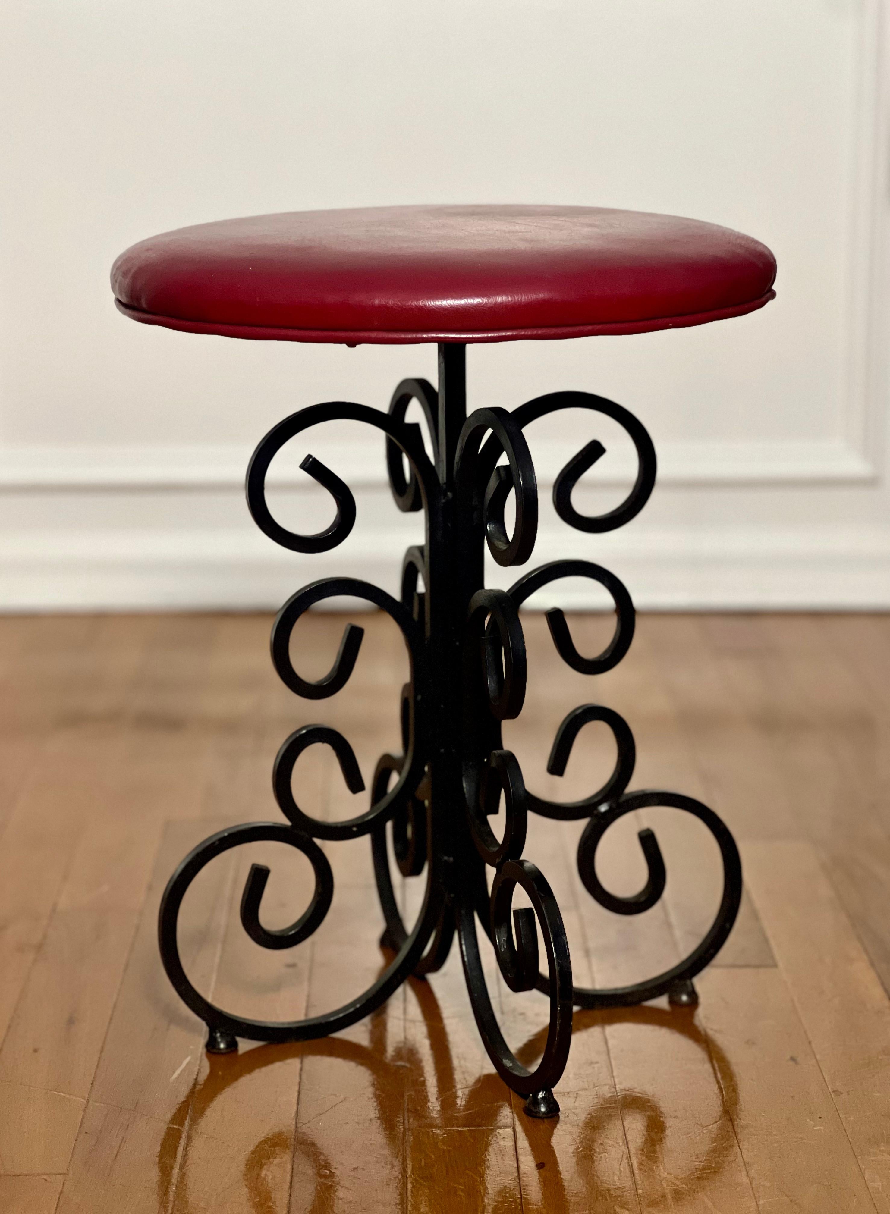 Hollywood Regency Tabourets en fer forgé Arthur Umanoff, ensemble de 4 pièces en vente