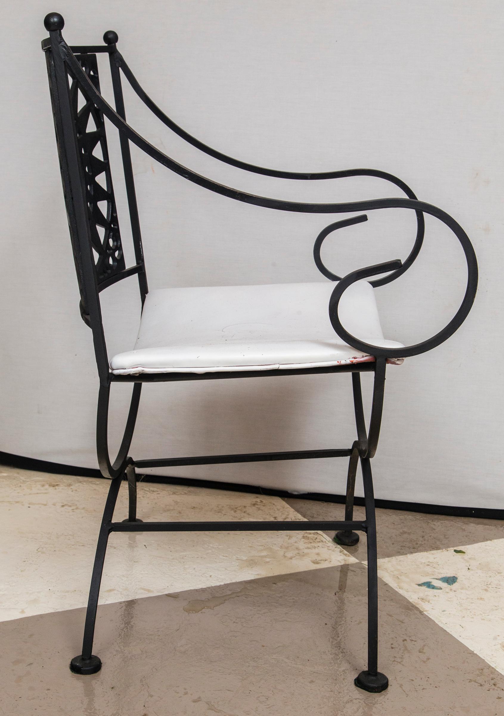 Arthur Umanoff Wrought Iron Sun Table and Four Chairs 1