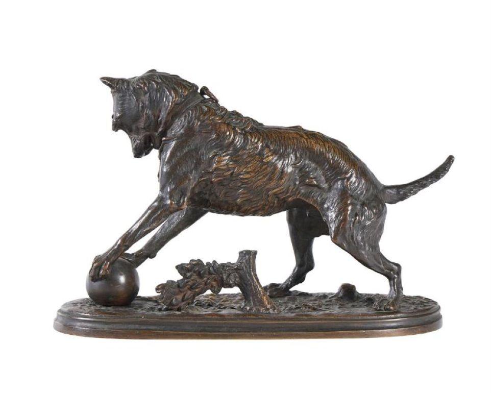 Figura in bronzo della fine del XIX secolo di un cane che gioca con una palla - Sculpture Naturalismo di Arthur Waagen