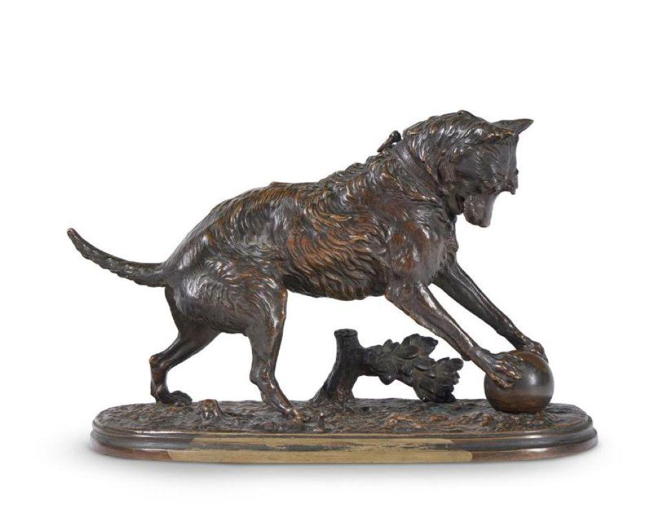 Bronzefigur eines Hundes aus dem späten 19. Jahrhundert, der mit einer Kugel spielt