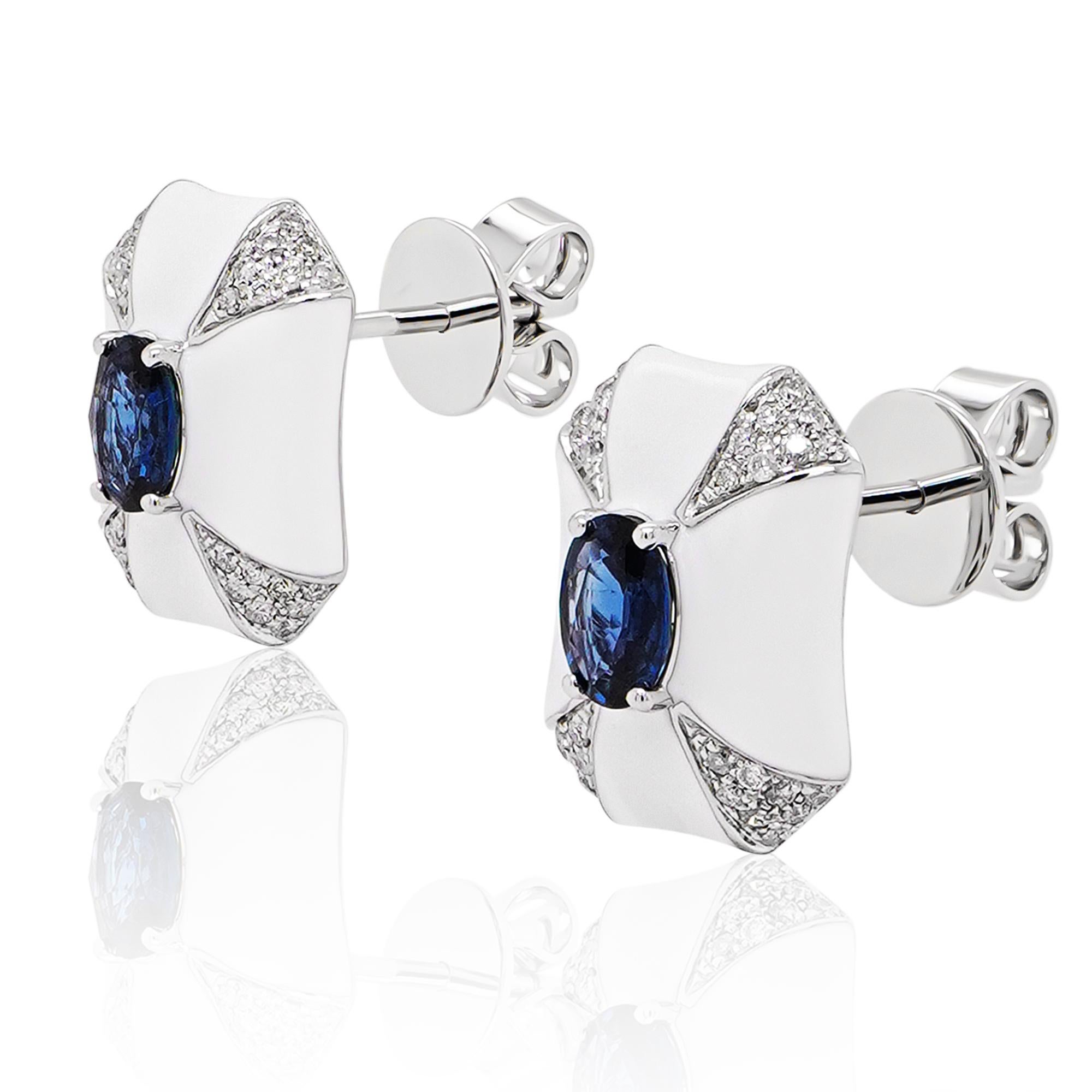 Taille ovale ''Artic Ice'' Boucle d'oreille design en émail et saphir bleu vif 18K en vente