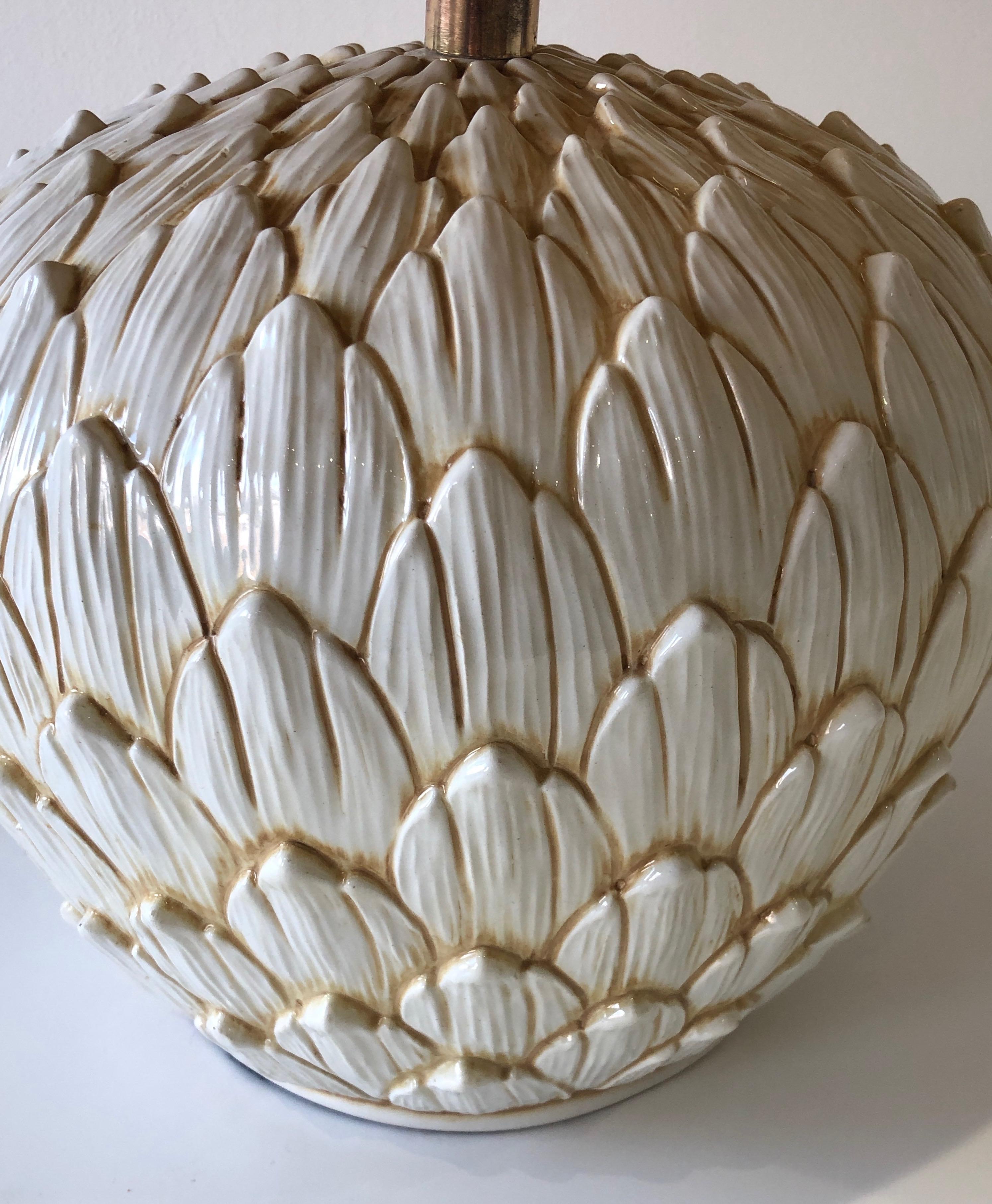 Lampe de table en céramique artichaut, française, vers 1970 en vente 3