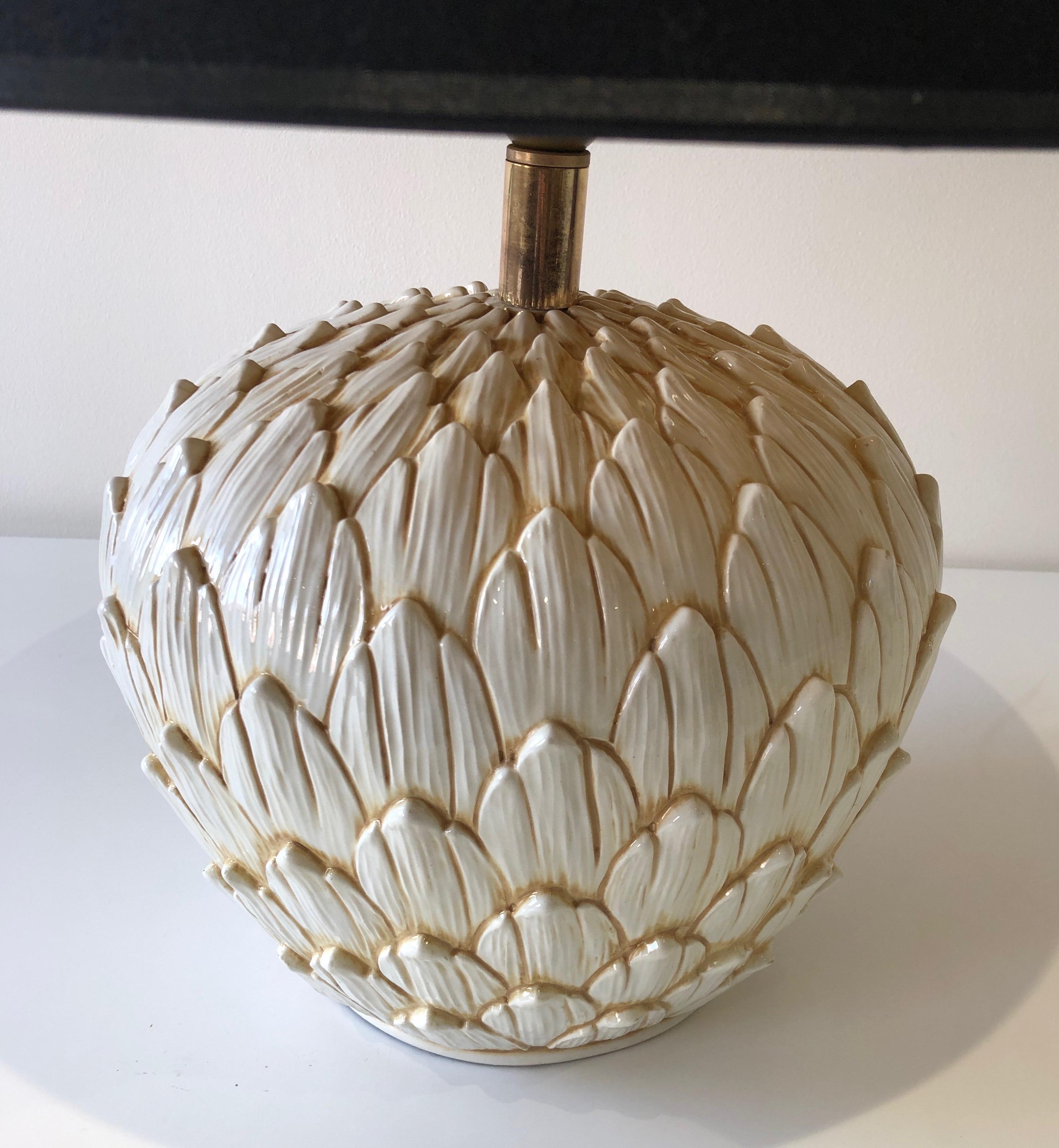 Céramique Lampe de table en céramique artichaut, française, vers 1970 en vente
