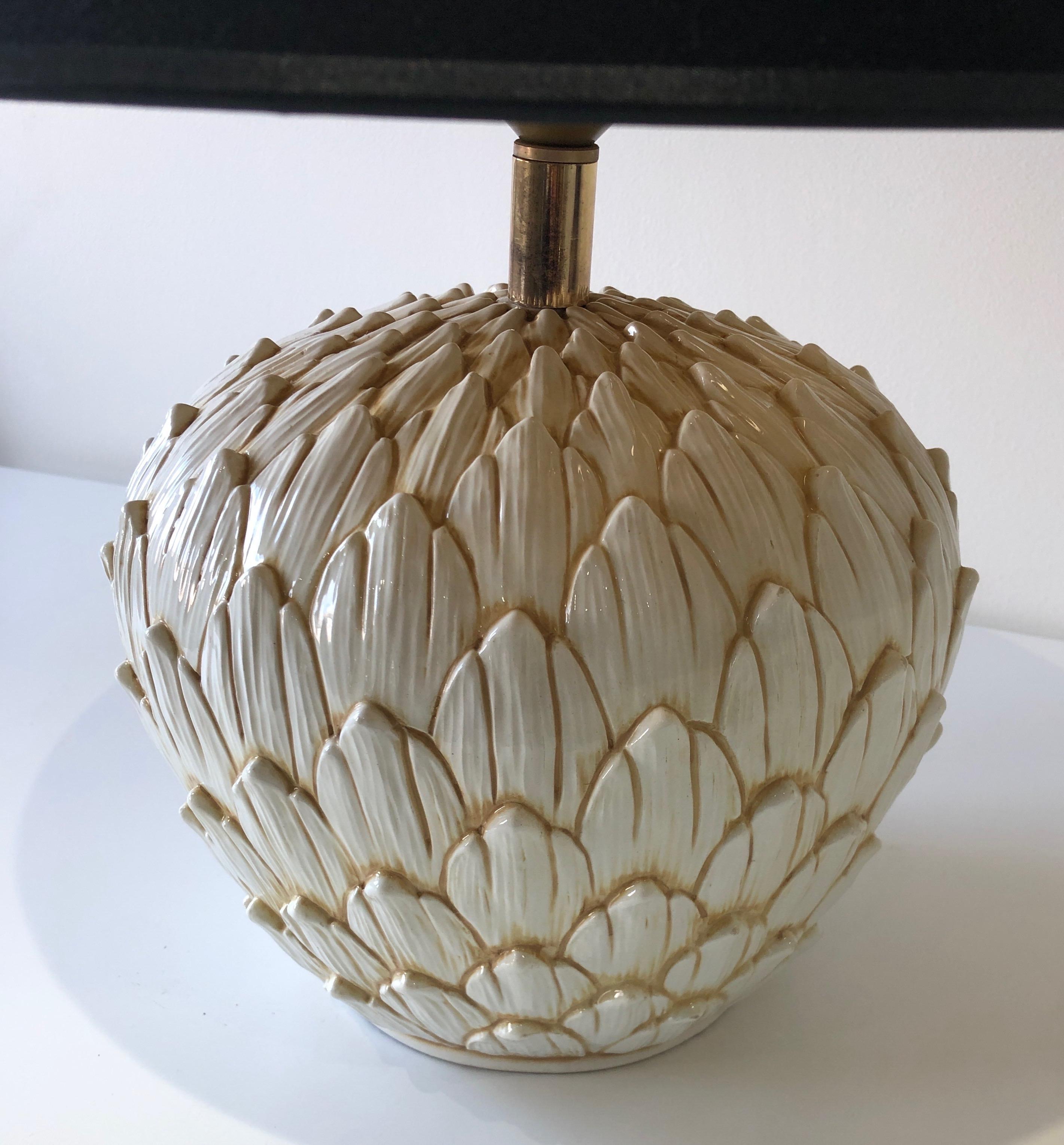 Lampe de table en céramique artichaut, française, vers 1970 en vente 1