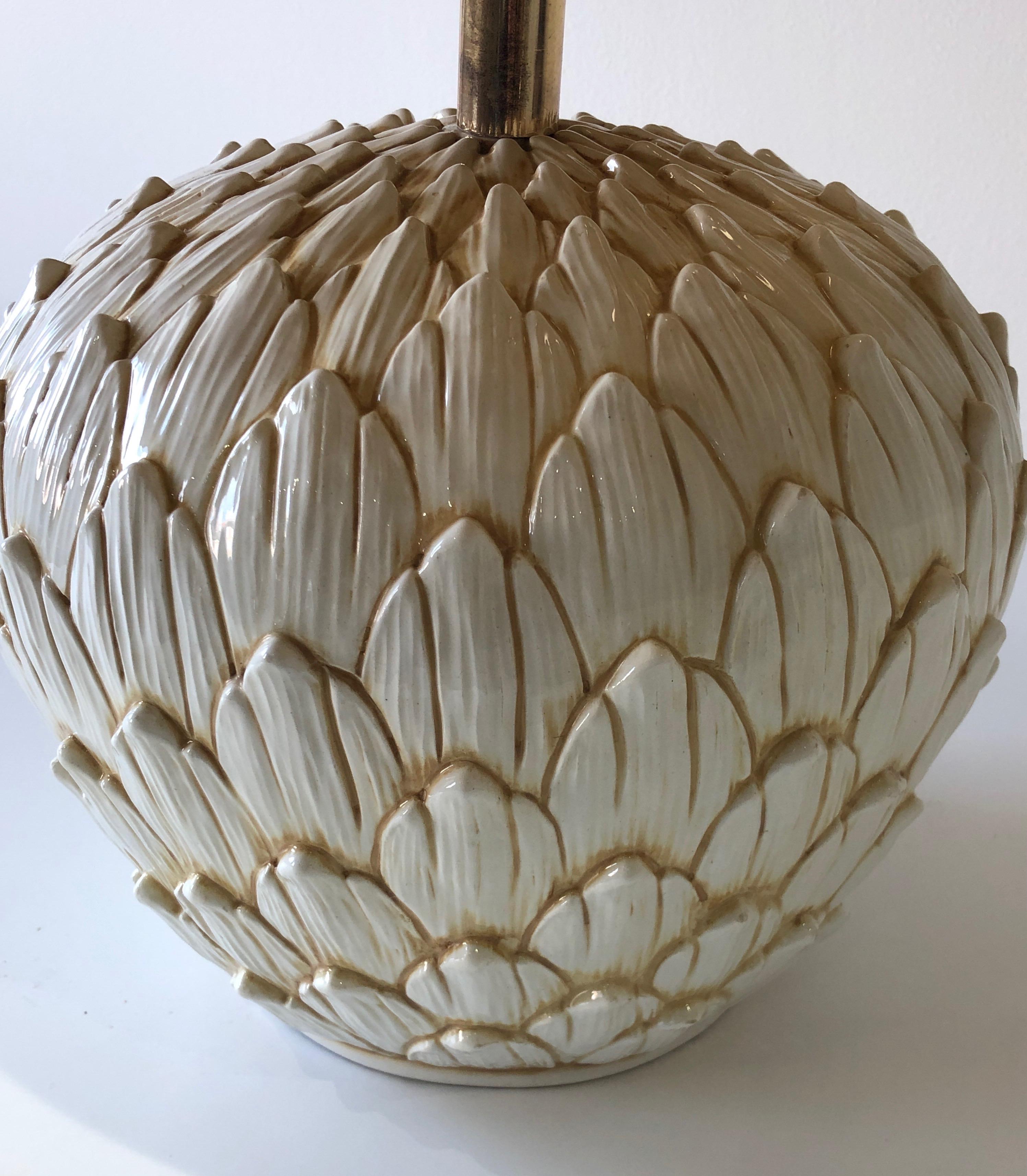 Lampe de table en céramique artichaut, française, vers 1970 en vente 2