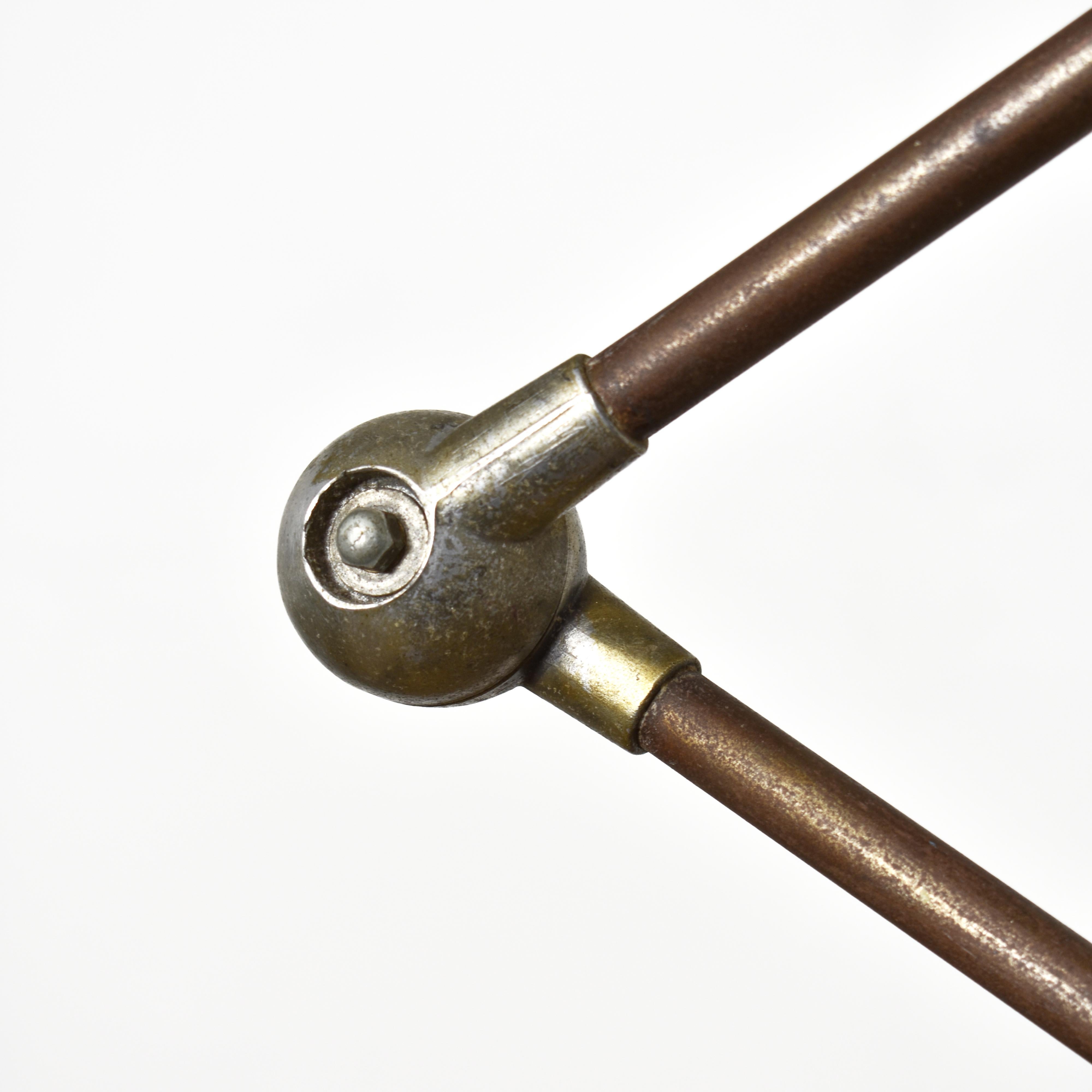 20ième siècle Lampadaire Jielde industriel français ancien articulé à 4 bras en vente