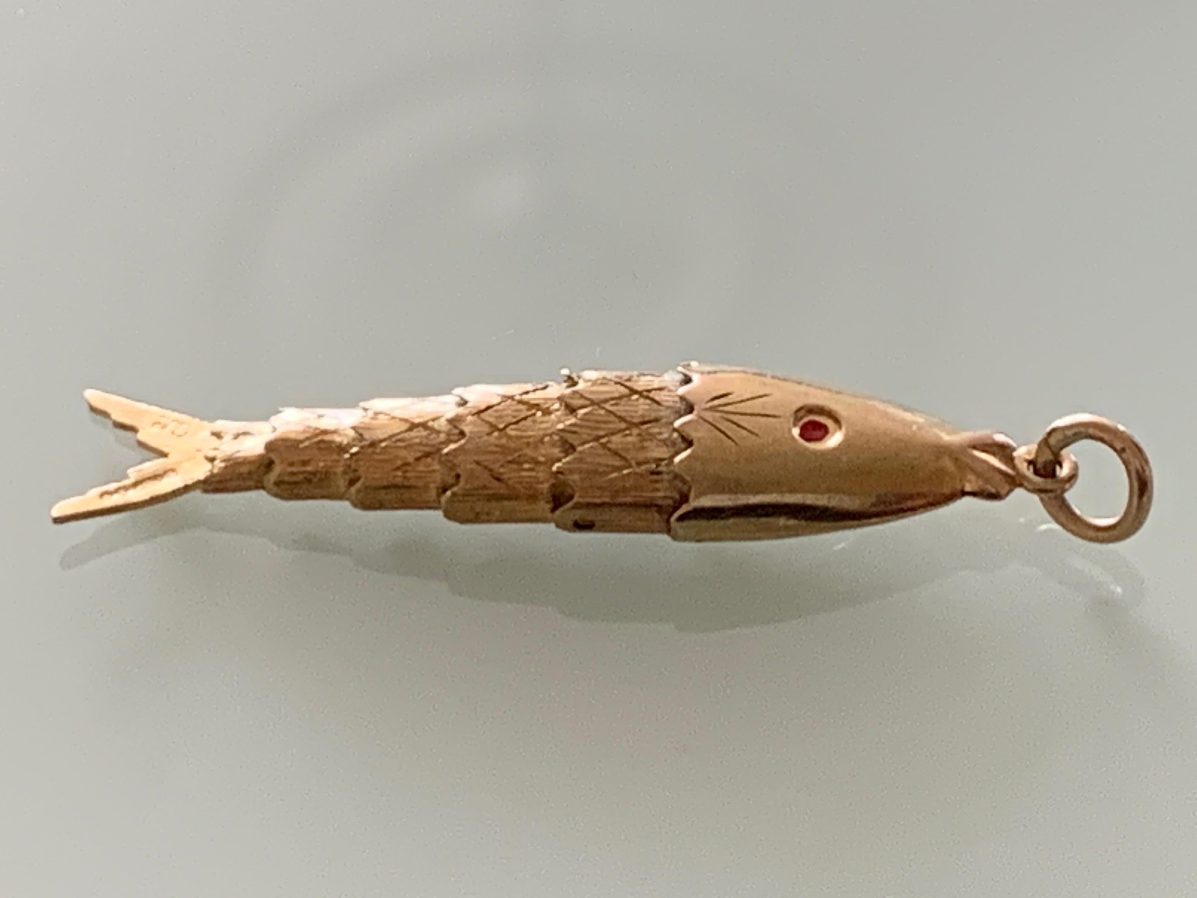 pendentif poisson articule or