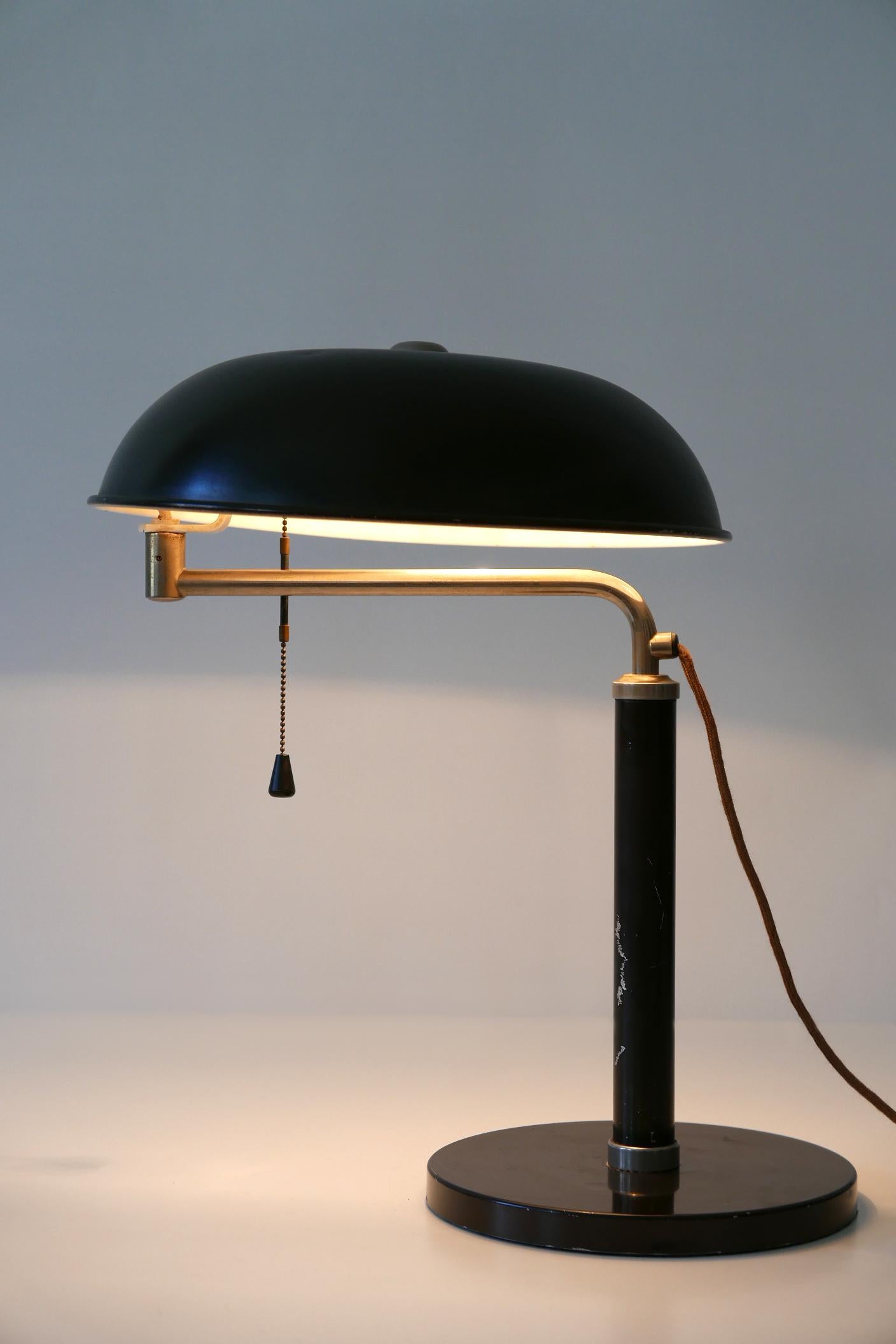 Cast Articulated Bauhaus Table Lamp Quick 1500 by Alfred Müller for Amba, 1930s