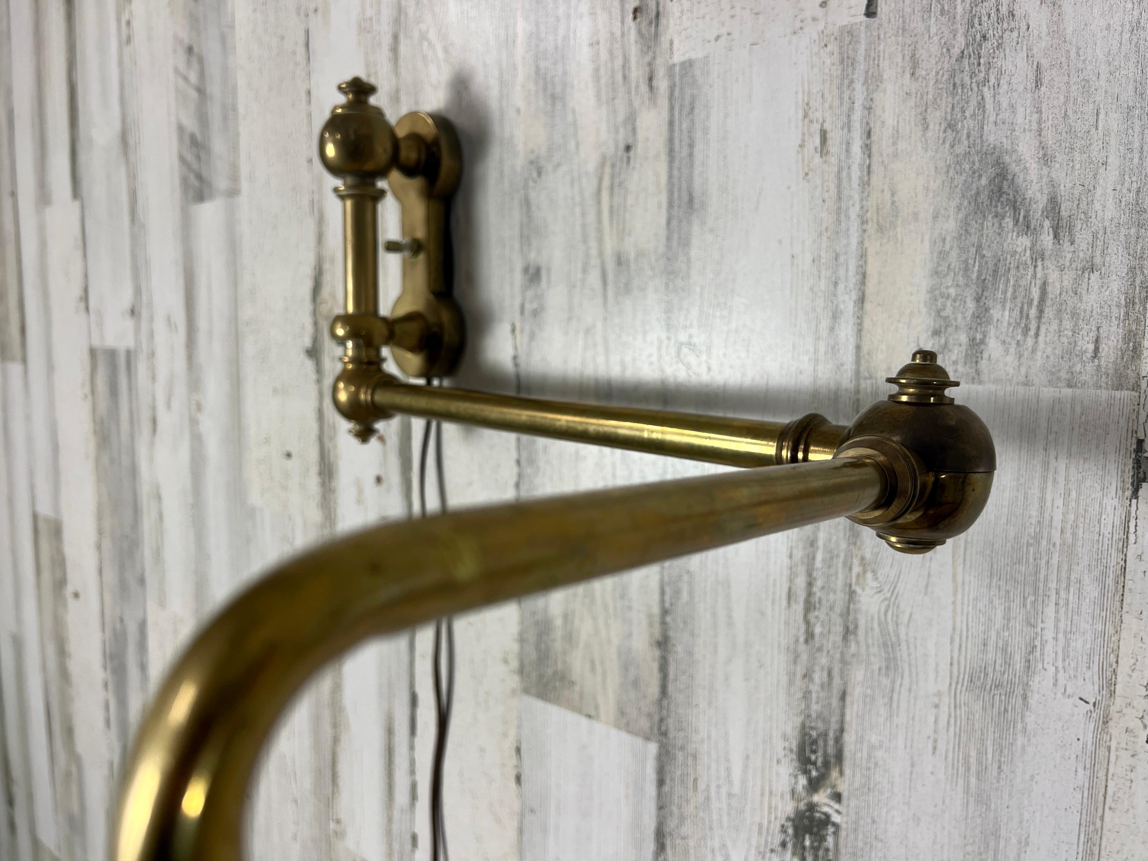  Articulated Brass Sconce For Sale 1