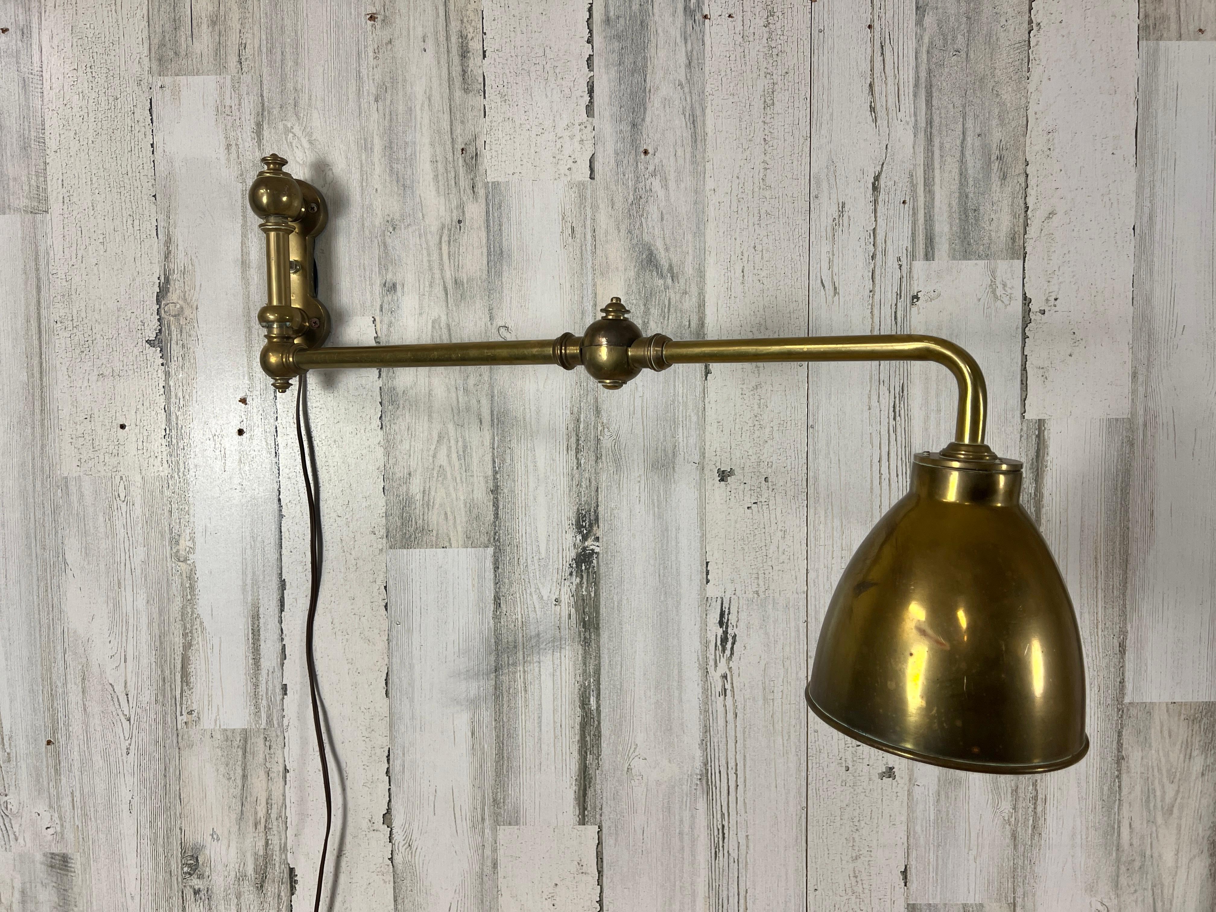  Articulated Brass Sconce For Sale 2