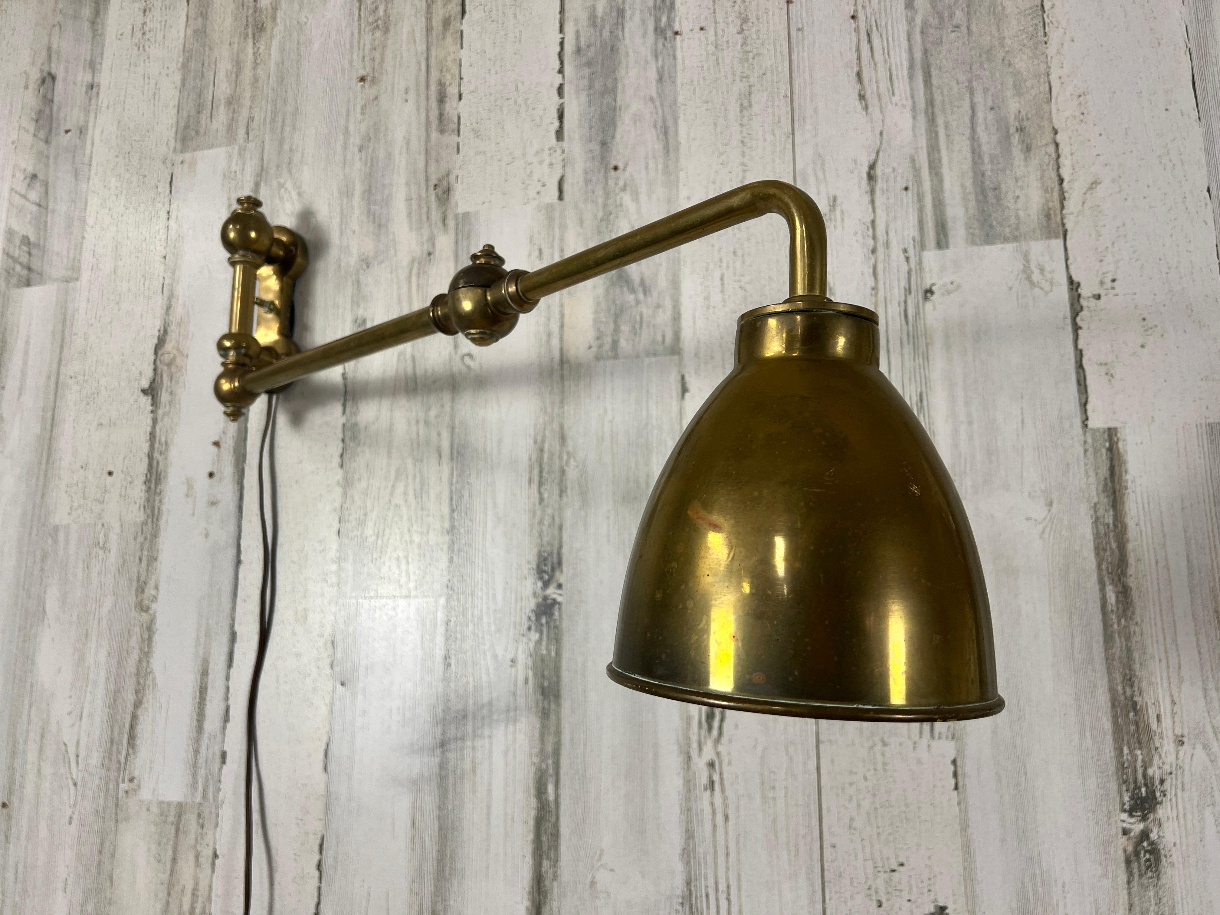  Articulated Brass Sconce For Sale 3