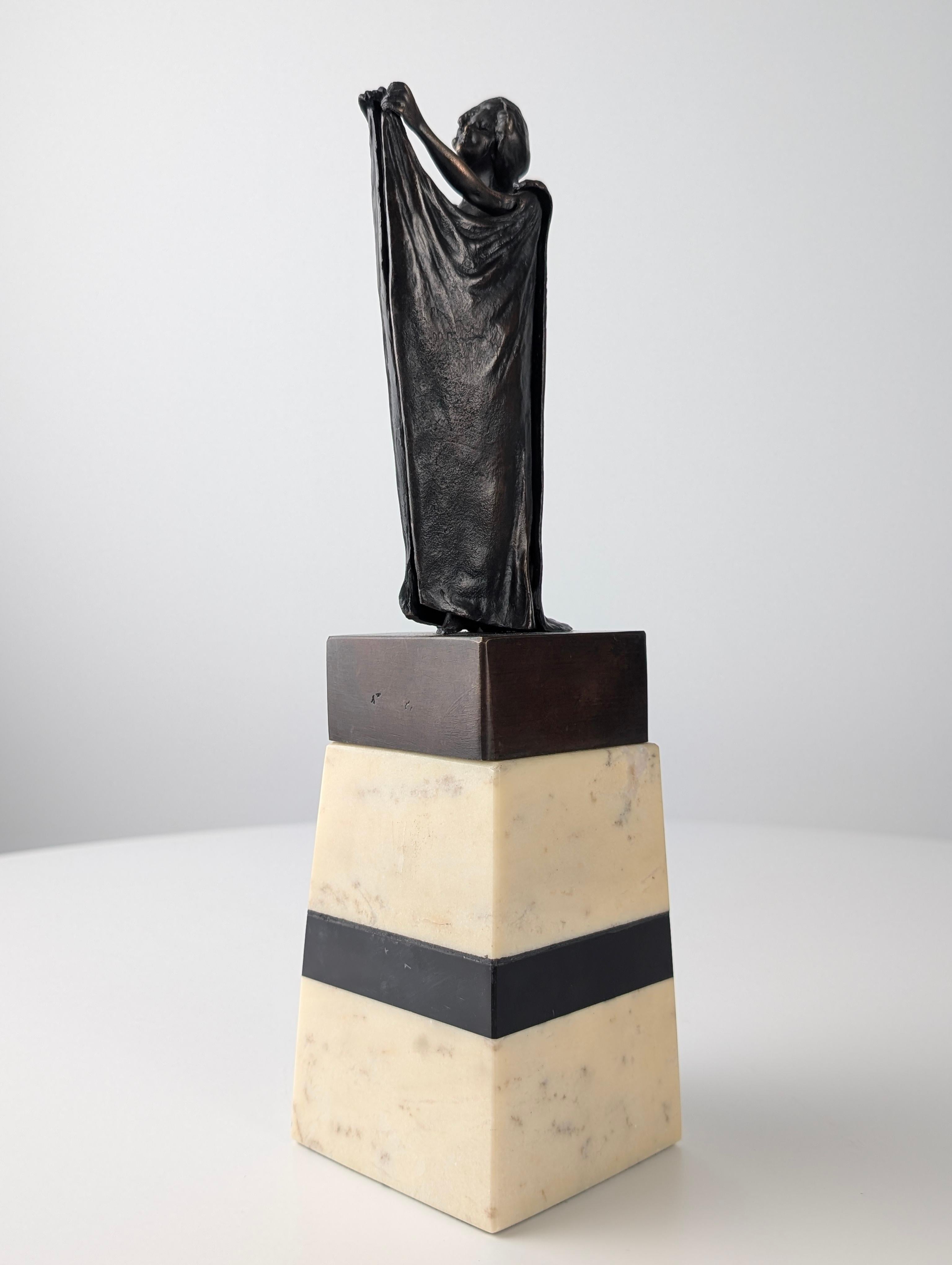 Escultura articulada de mujer en bronce de Carl Kauba, 1900 en venta 2