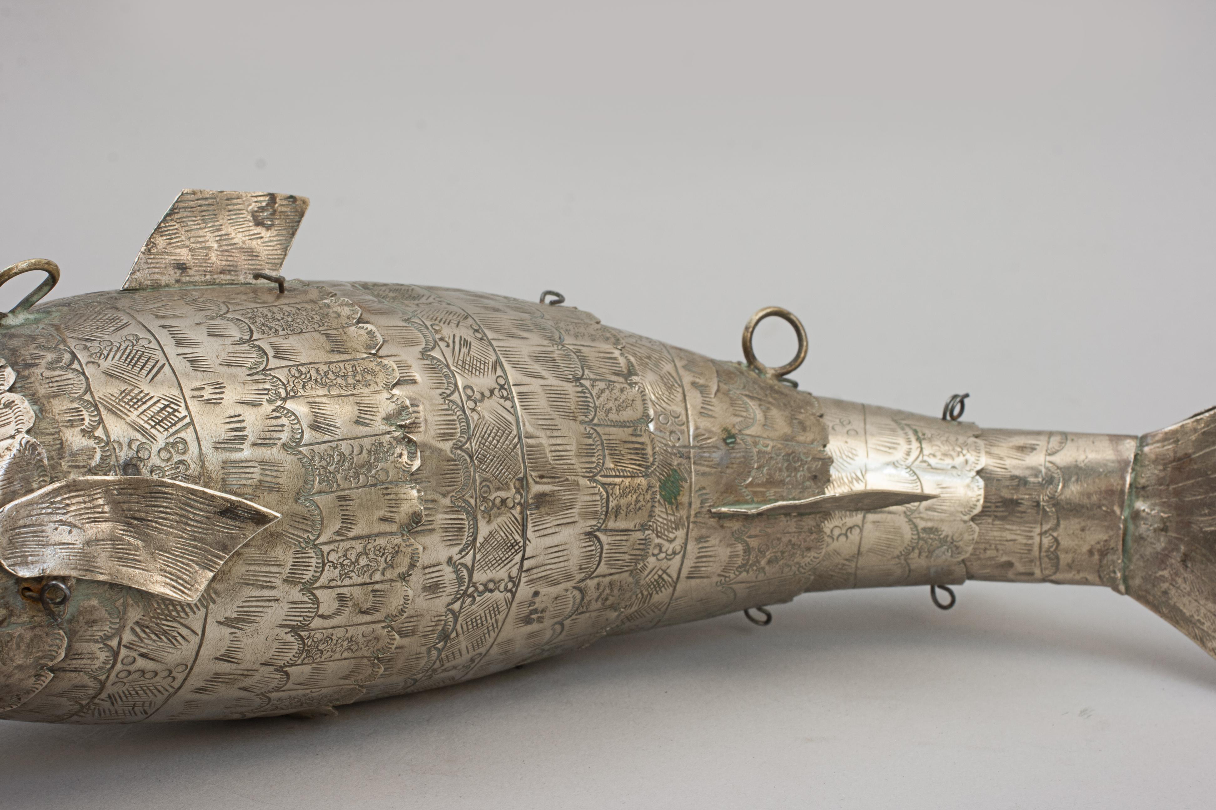 Articulated Burmese Fish Box 1