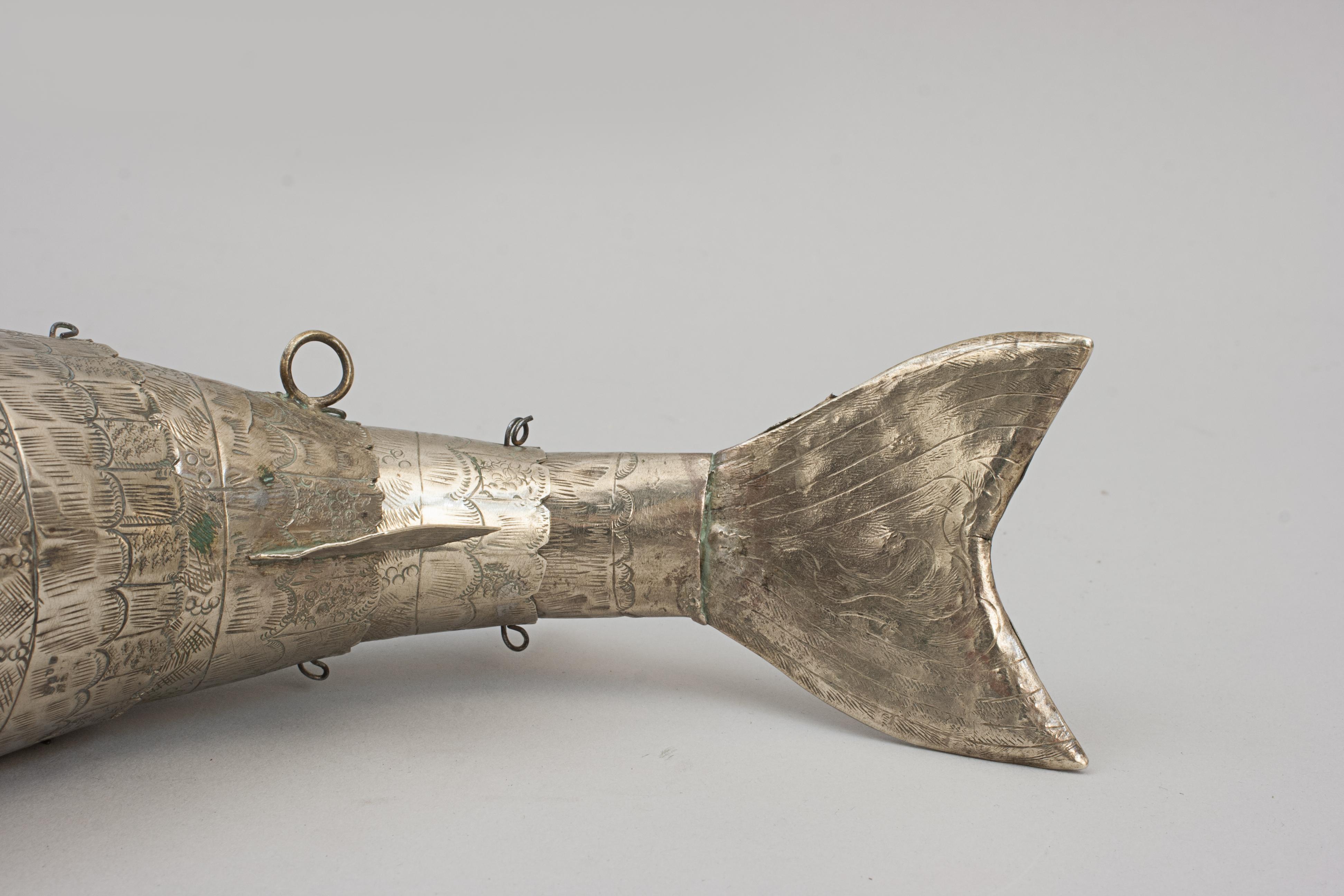 Articulated Burmese Fish Box 2