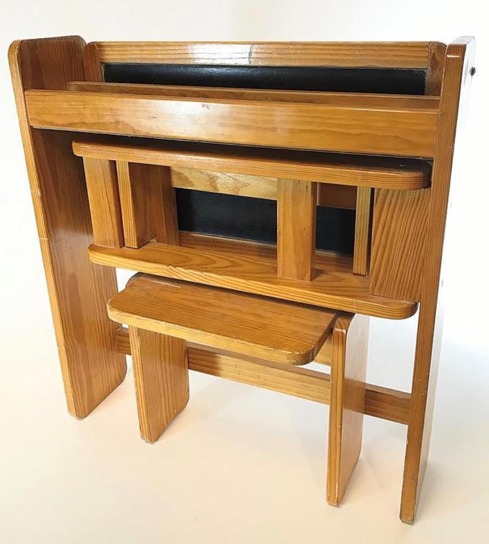 Articulated Children's Desk with its Integrated Pine Seat, 1970 For Sale 1