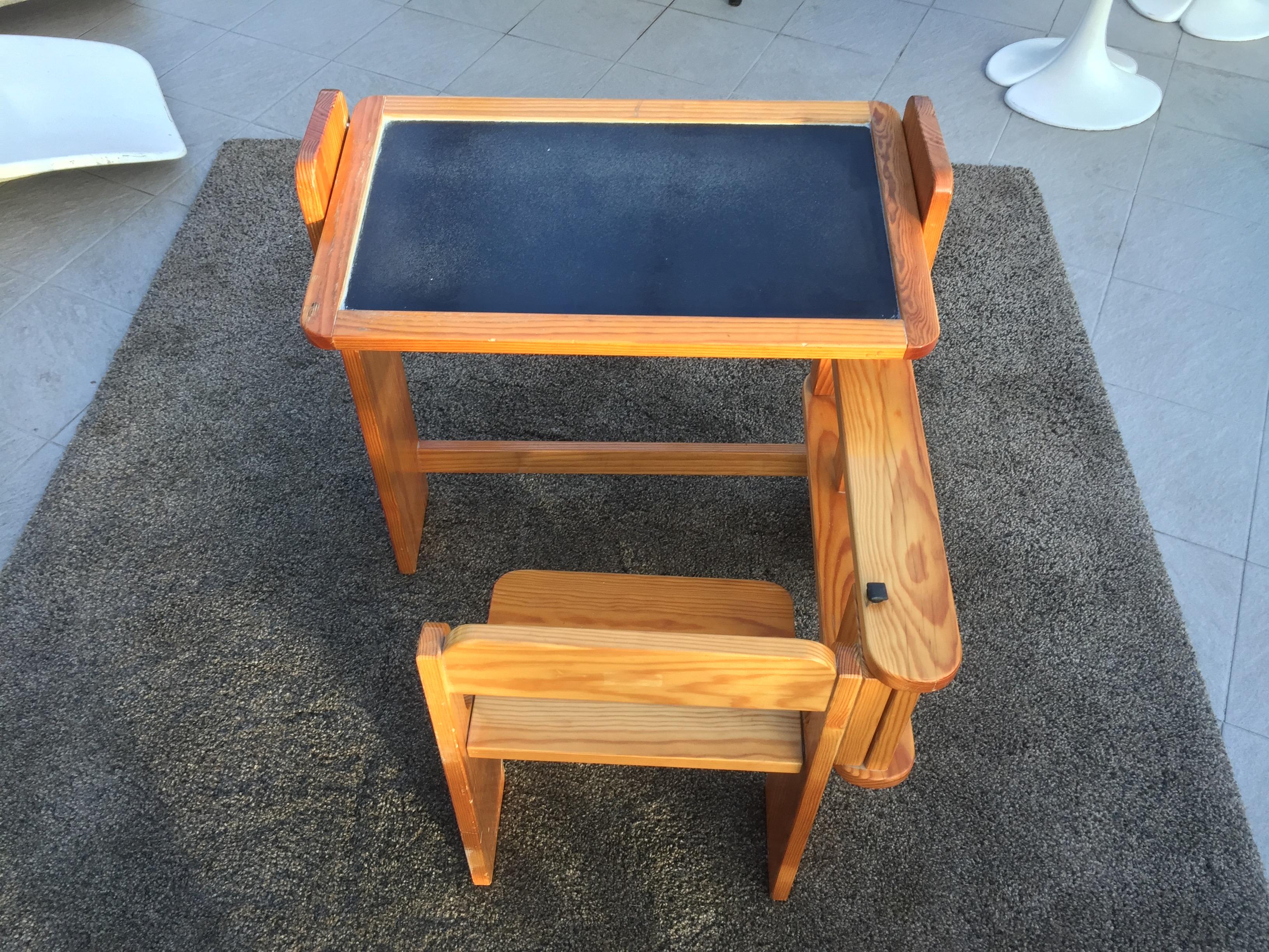 Mid-Century Modern Articulated Children's Desk with its Integrated Pine Seat, 1970 For Sale