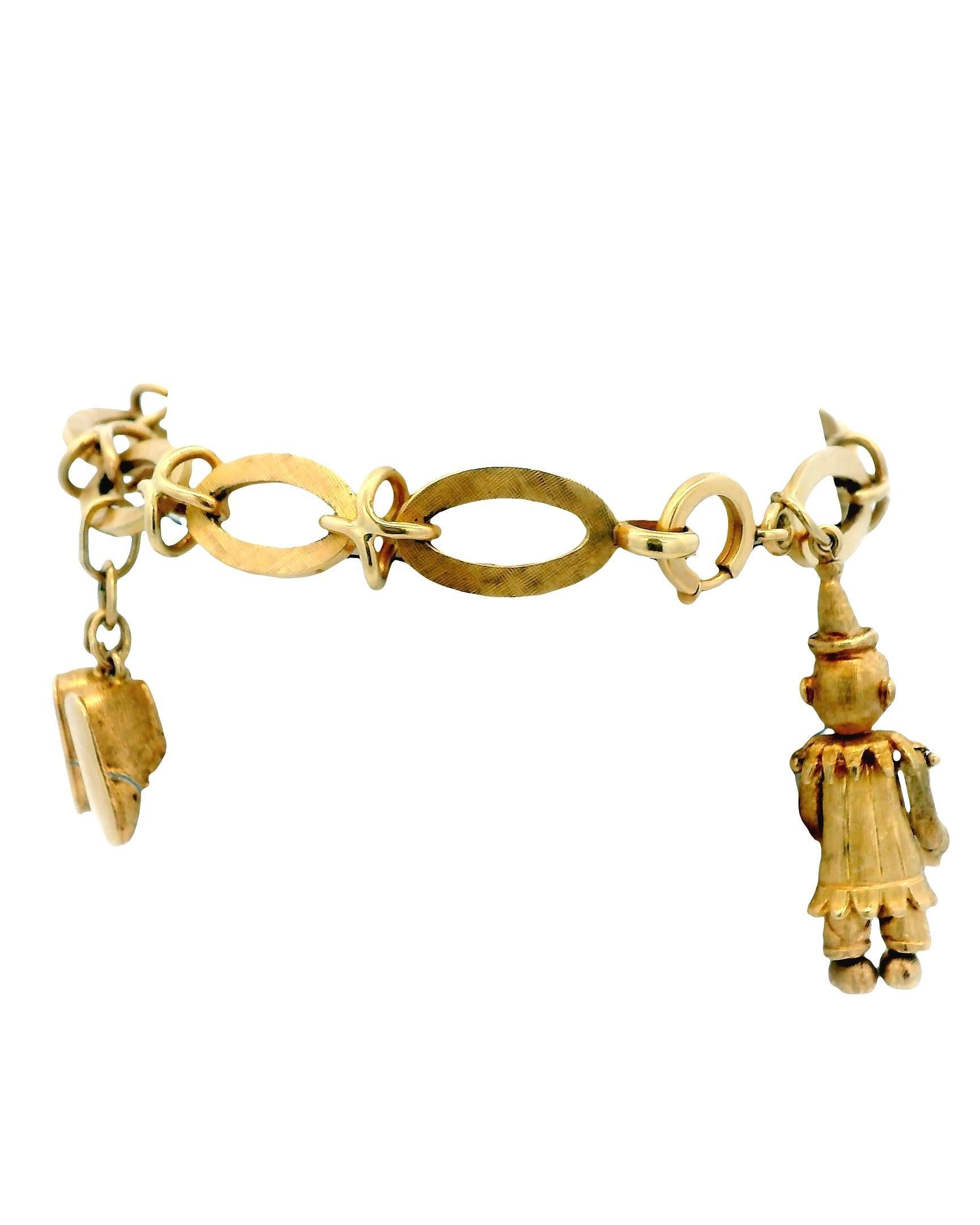Articulated Clown, Shoes & Disc 14K Charm Bracelet In Good Condition For Sale In Great Neck Plaza, NY