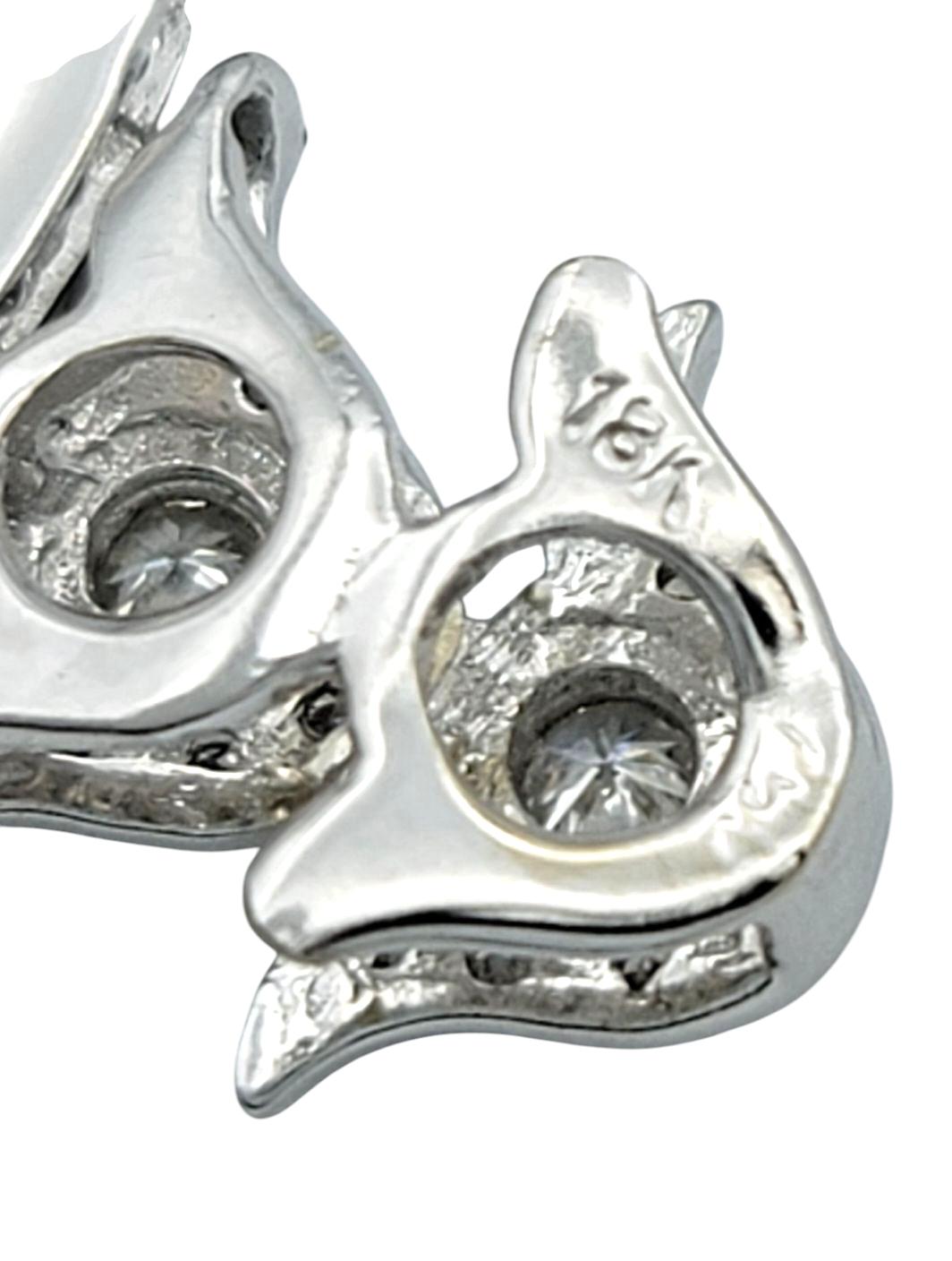 Pendentif circulaire articulé à motif festonné en or blanc 18 carats en vente 2