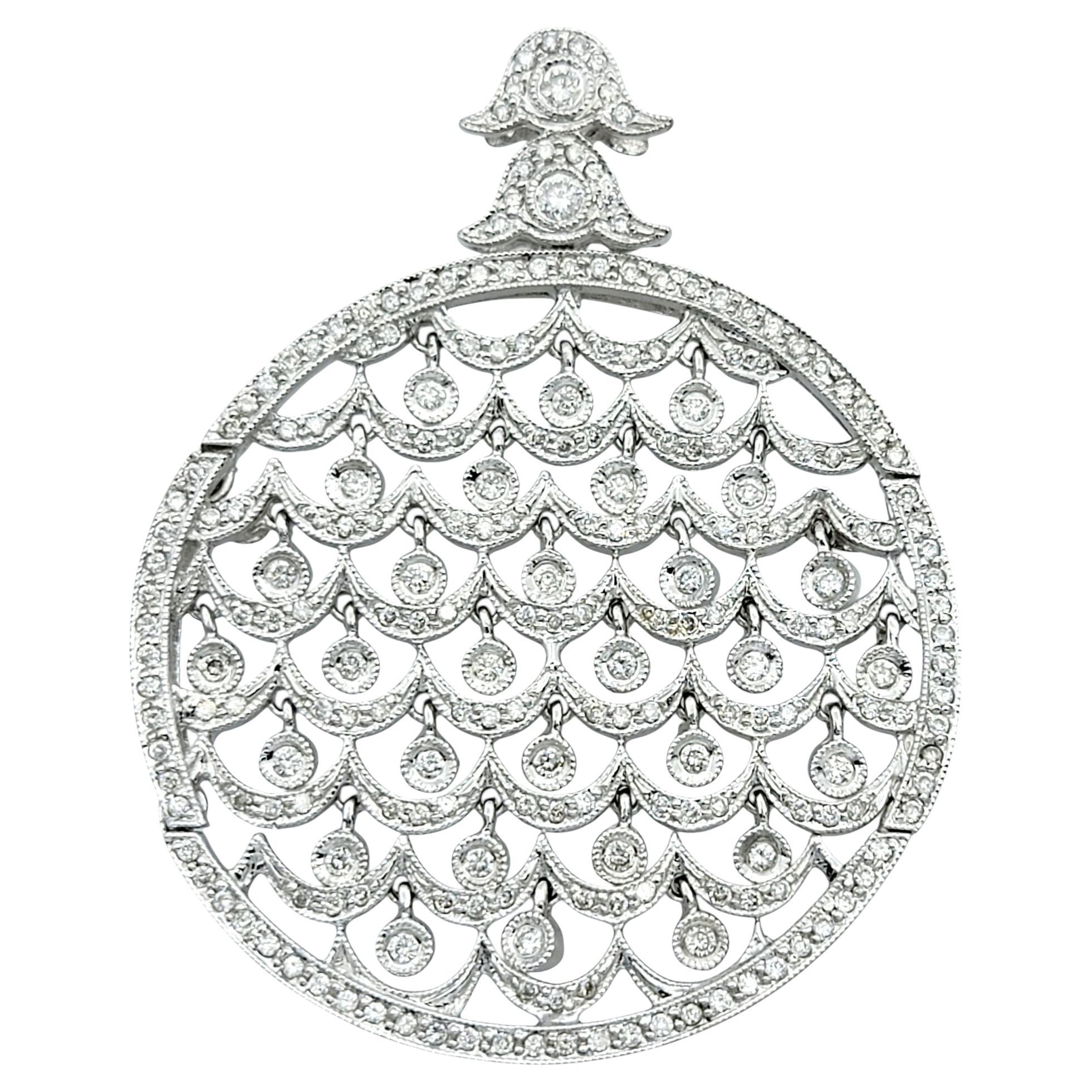 Pendentif circulaire articulé à motif festonné en or blanc 18 carats