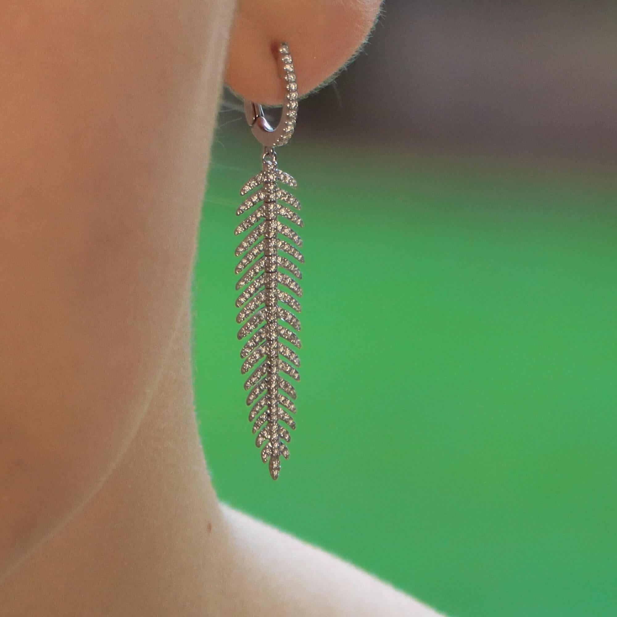 Modern Articulated Diamond Drop Feather Earrings in 18 Karat White Gold For Sale