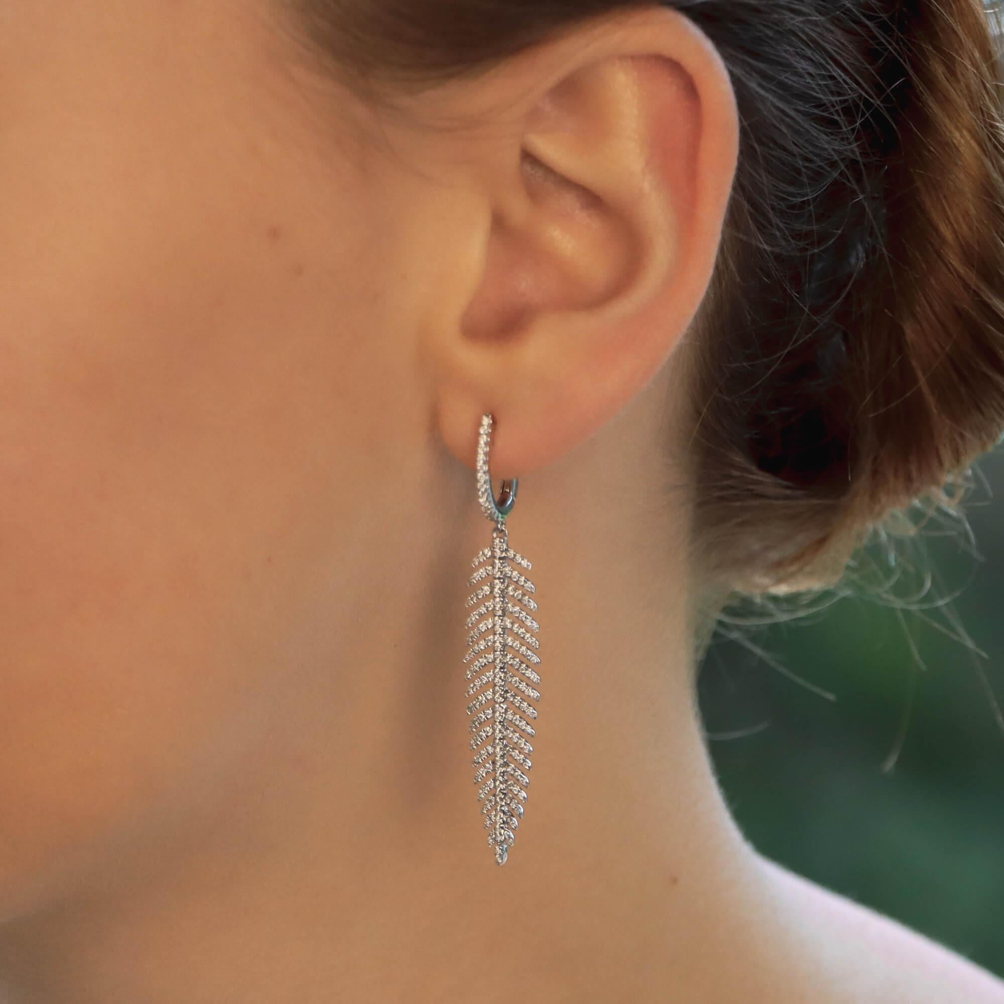 Round Cut Articulated Diamond Drop Feather Earrings in 18 Karat White Gold For Sale
