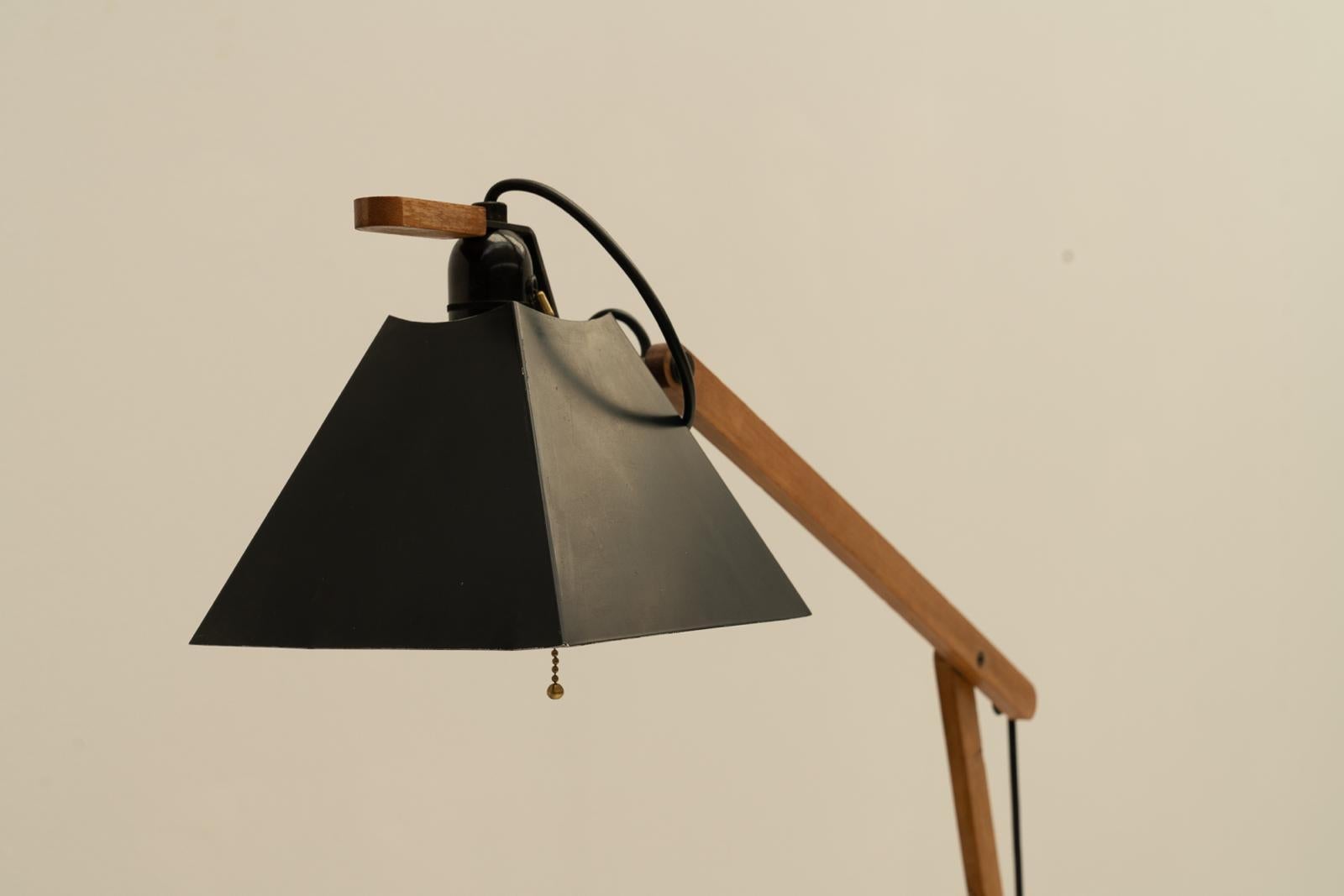 Spanish Articulated floor lamp  By Gemma Bernal for Tramo 1970's For Sale