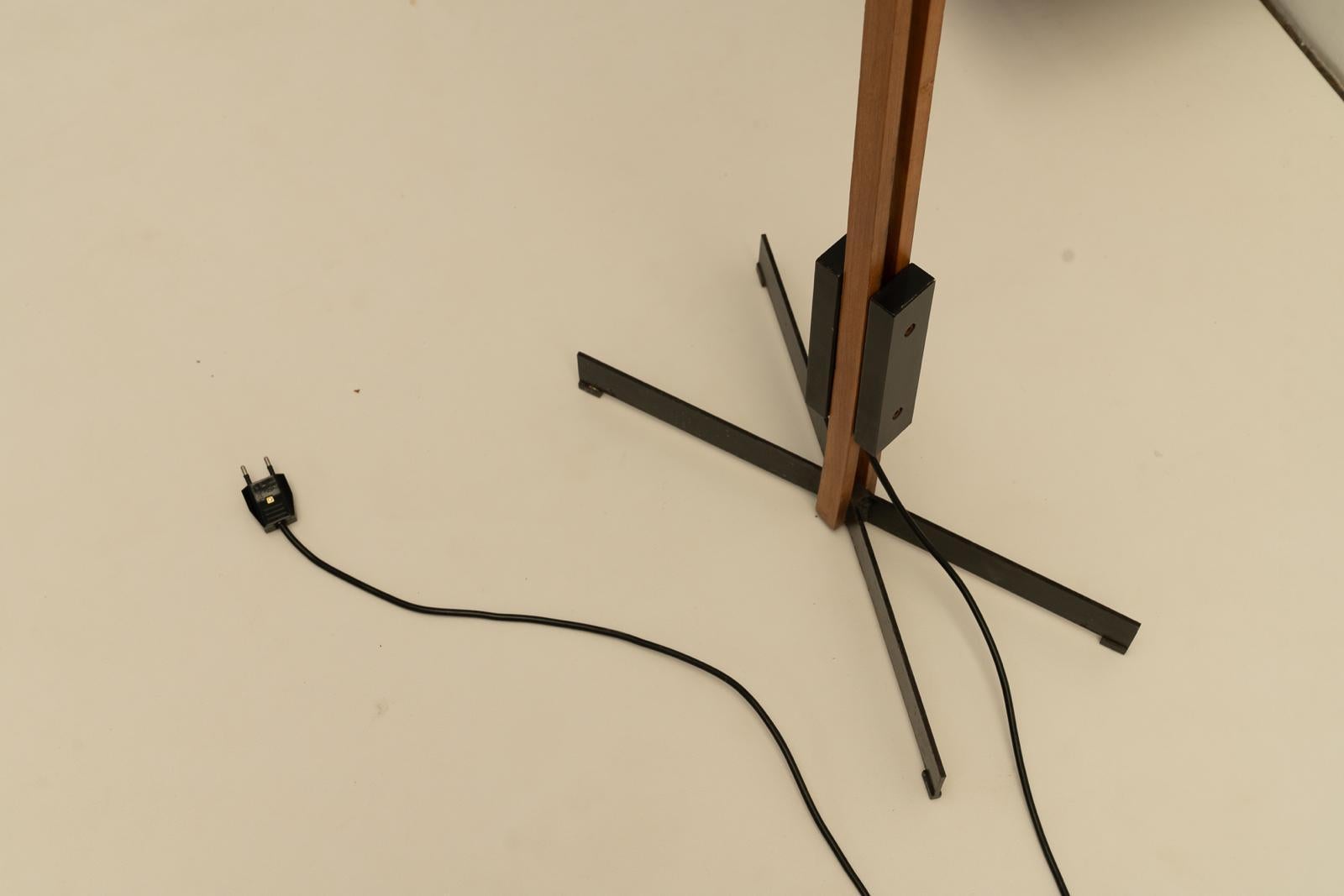 Articulated floor lamp  By Gemma Bernal for Tramo 1970's For Sale 1