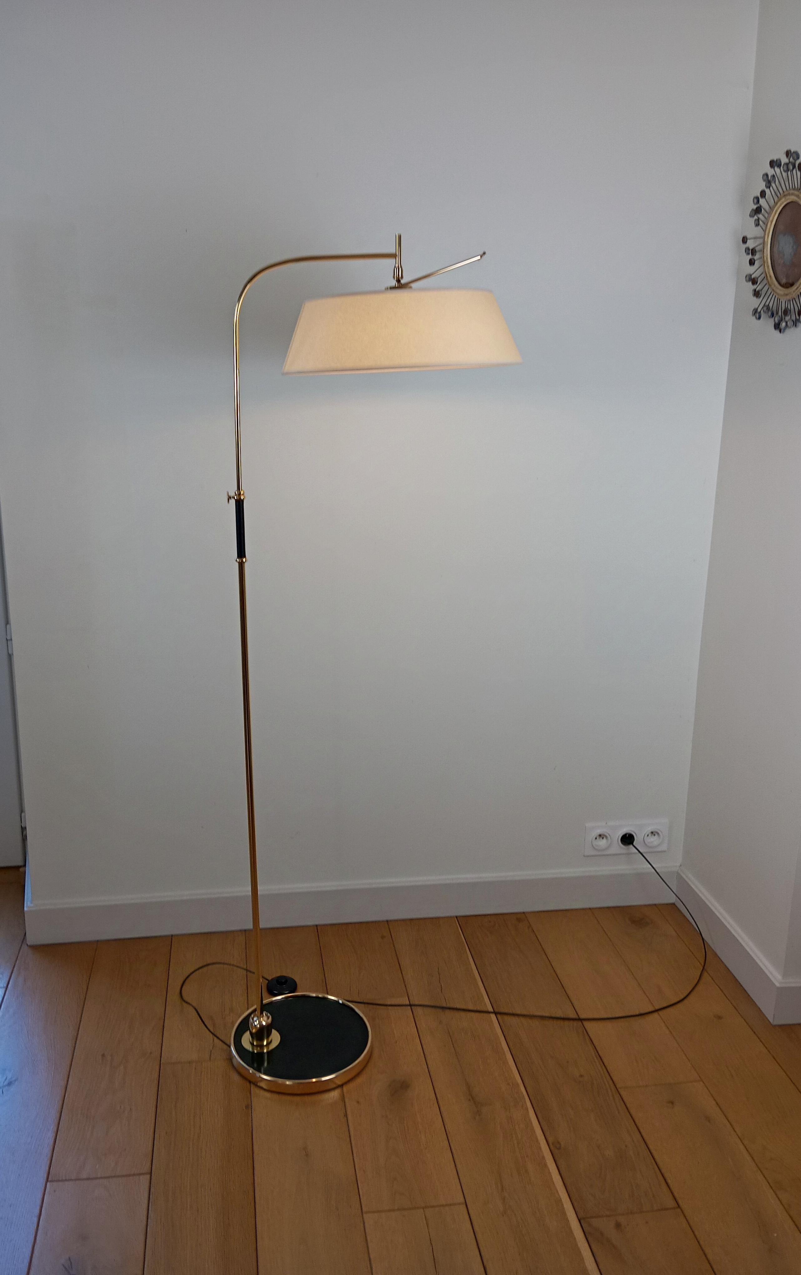 Mid-Century Modern Articulated floor lamp, by R. Lunel, circa 1950 For Sale