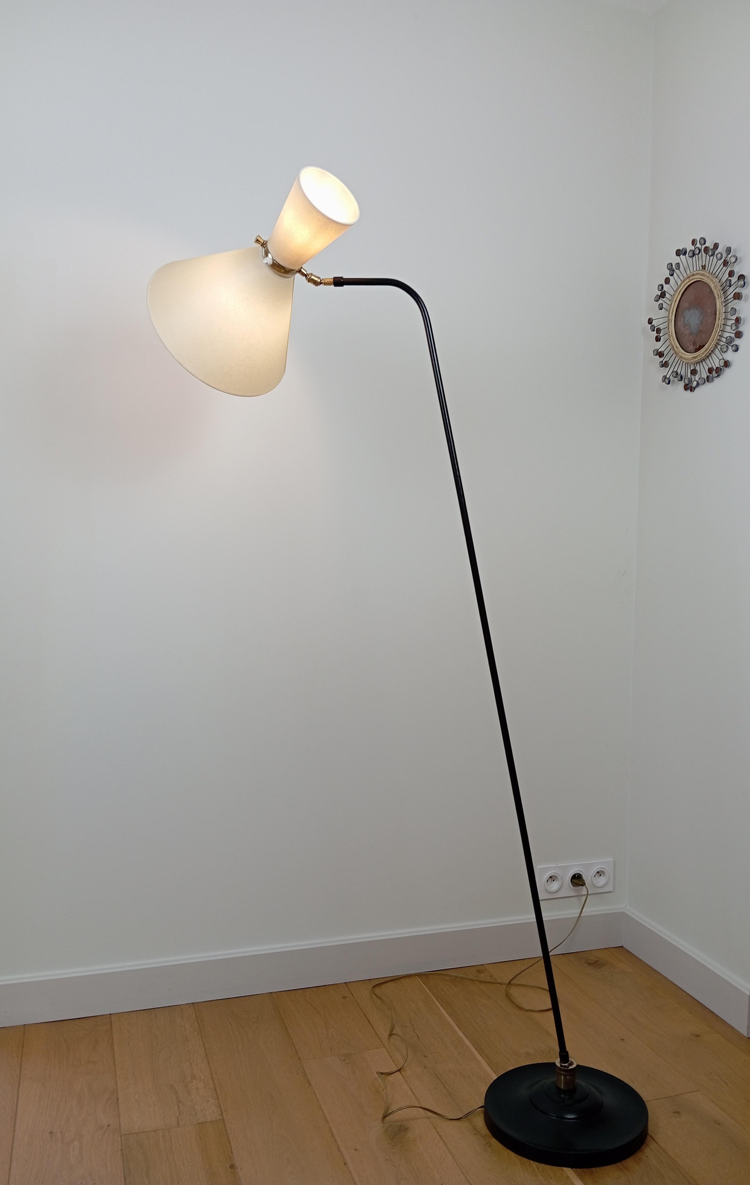 Articulated floor lamp, Maison Monix circa 1950 In Excellent Condition For Sale In Saint-Ouen, FR