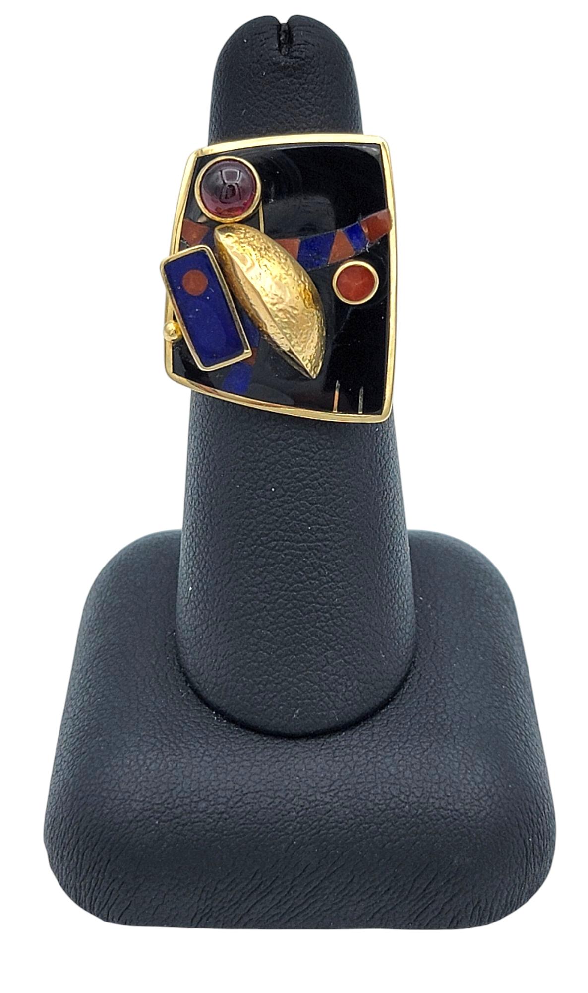 Bague cocktail tablette incrustée de pierres précieuses articulées abstraites en or jaune 18 carats en vente 4