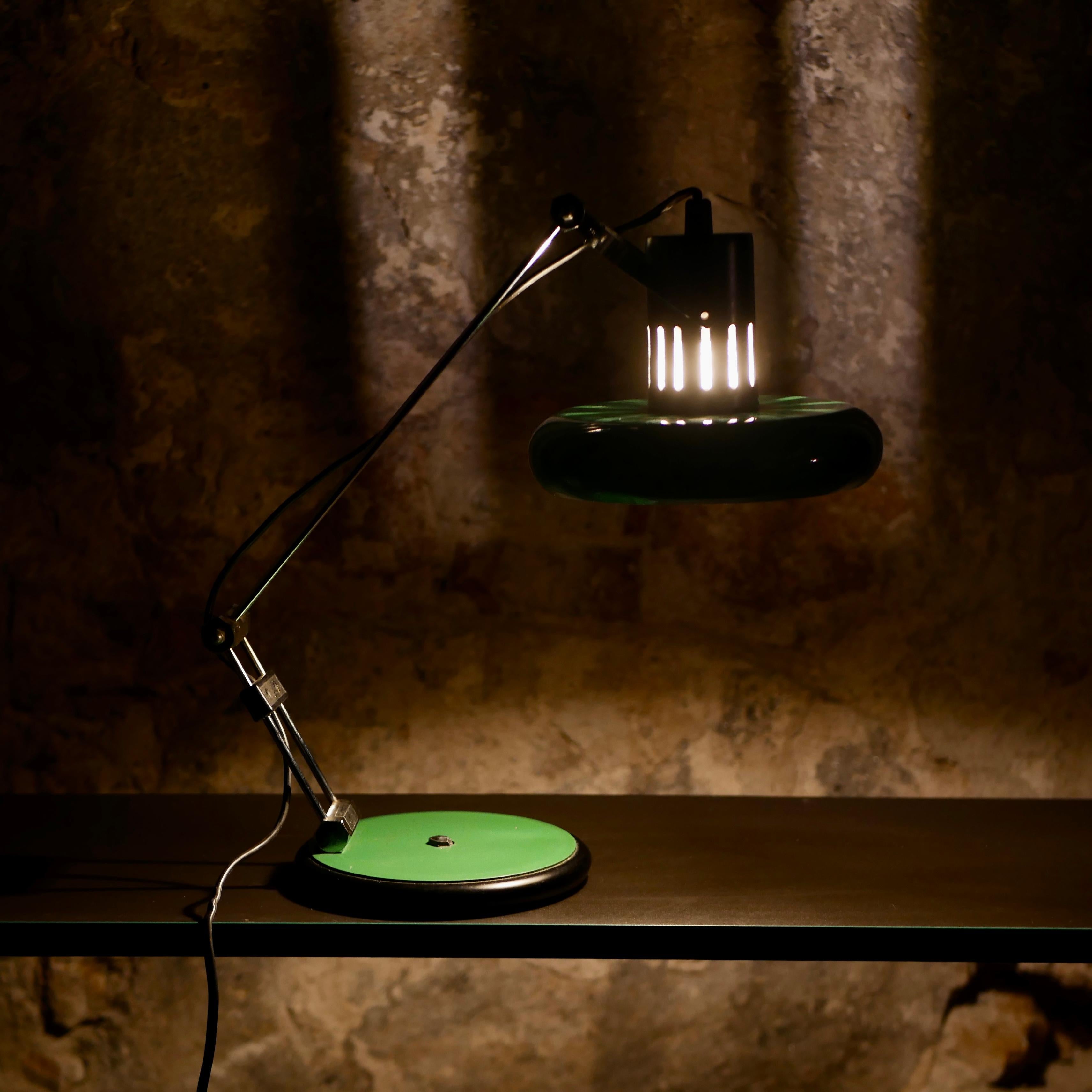 French Articulated green desk lamp from Aluminor, France, 1980s