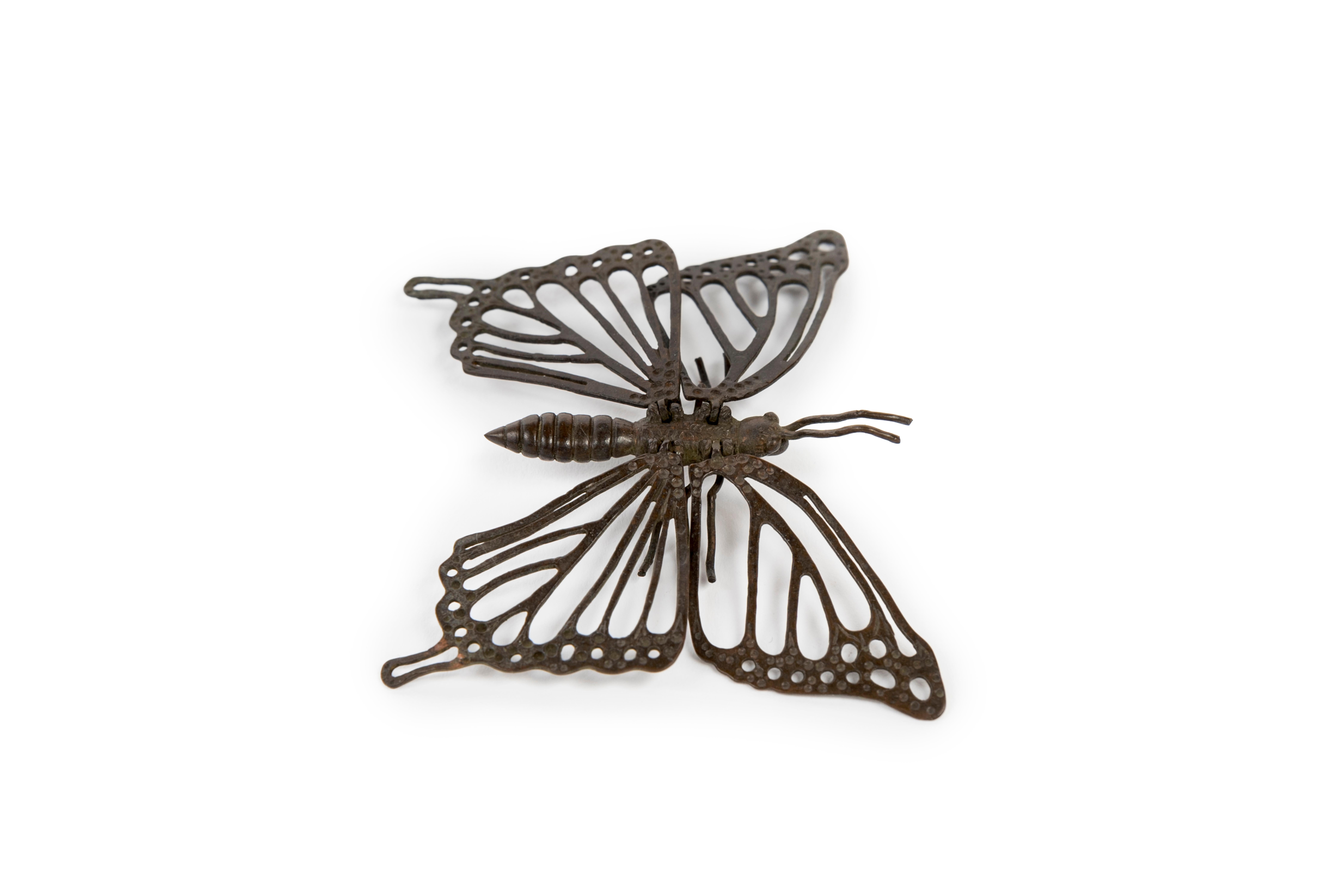 Japonais Sculpture articulée Jizai (articulée) en forme de papillon en vente