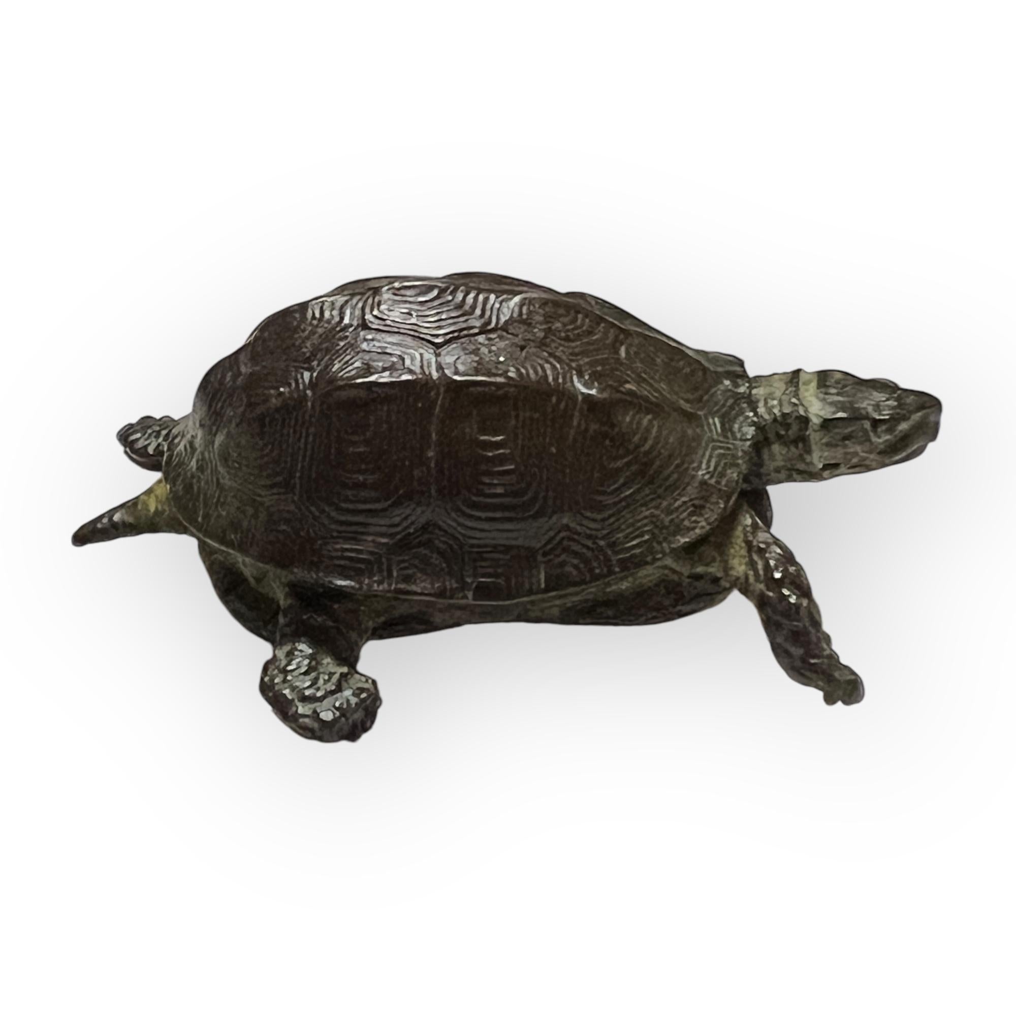 Articulated Japanese Bronze animal, Turtle signed by Hata – Japan, Meiji/Taisho In Excellent Condition In PARIS, FR