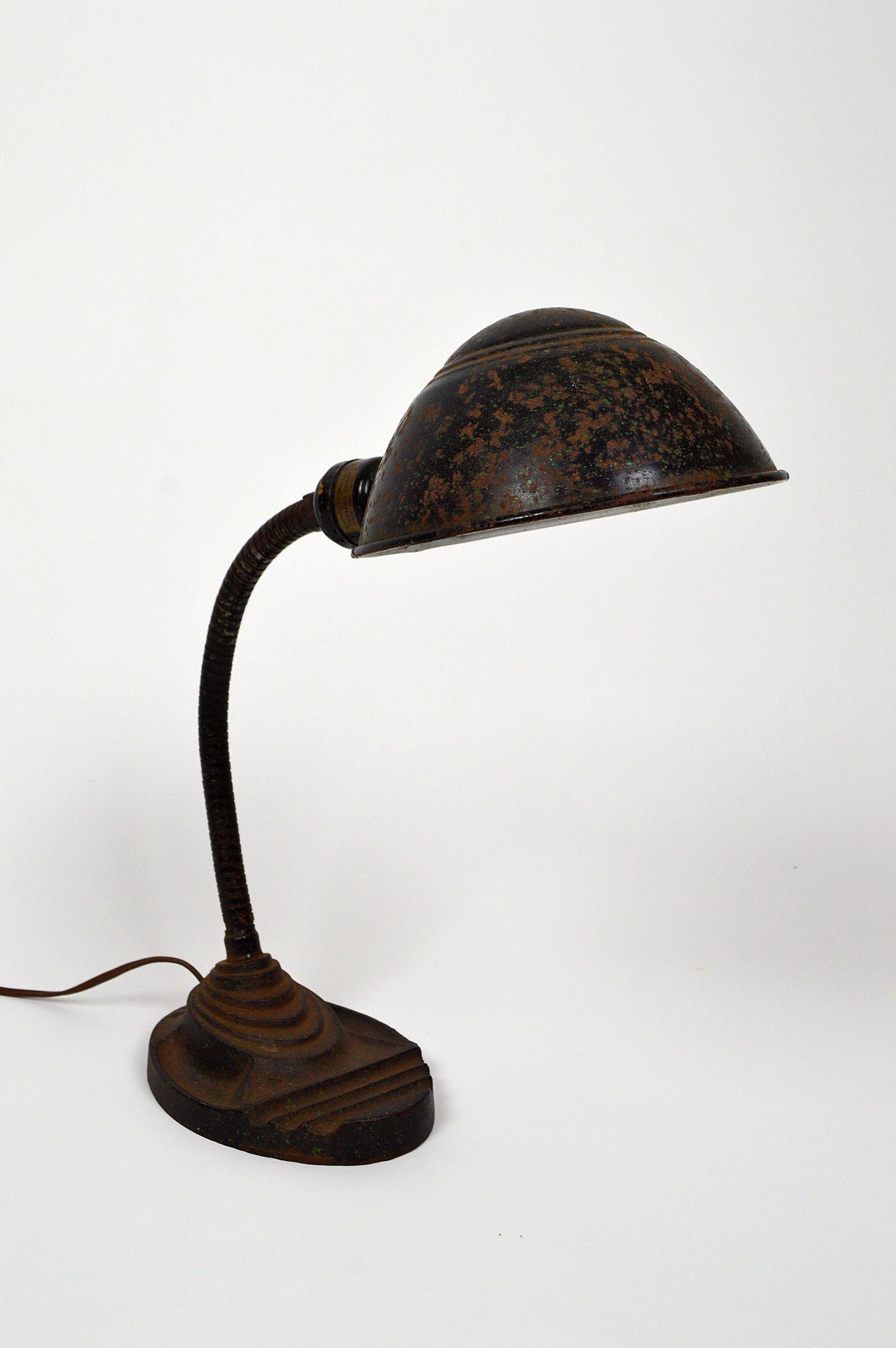 Articulated Lamp stamped Eagle USA, Art Deco, circa 1930 In Good Condition For Sale In VÉZELAY, FR
