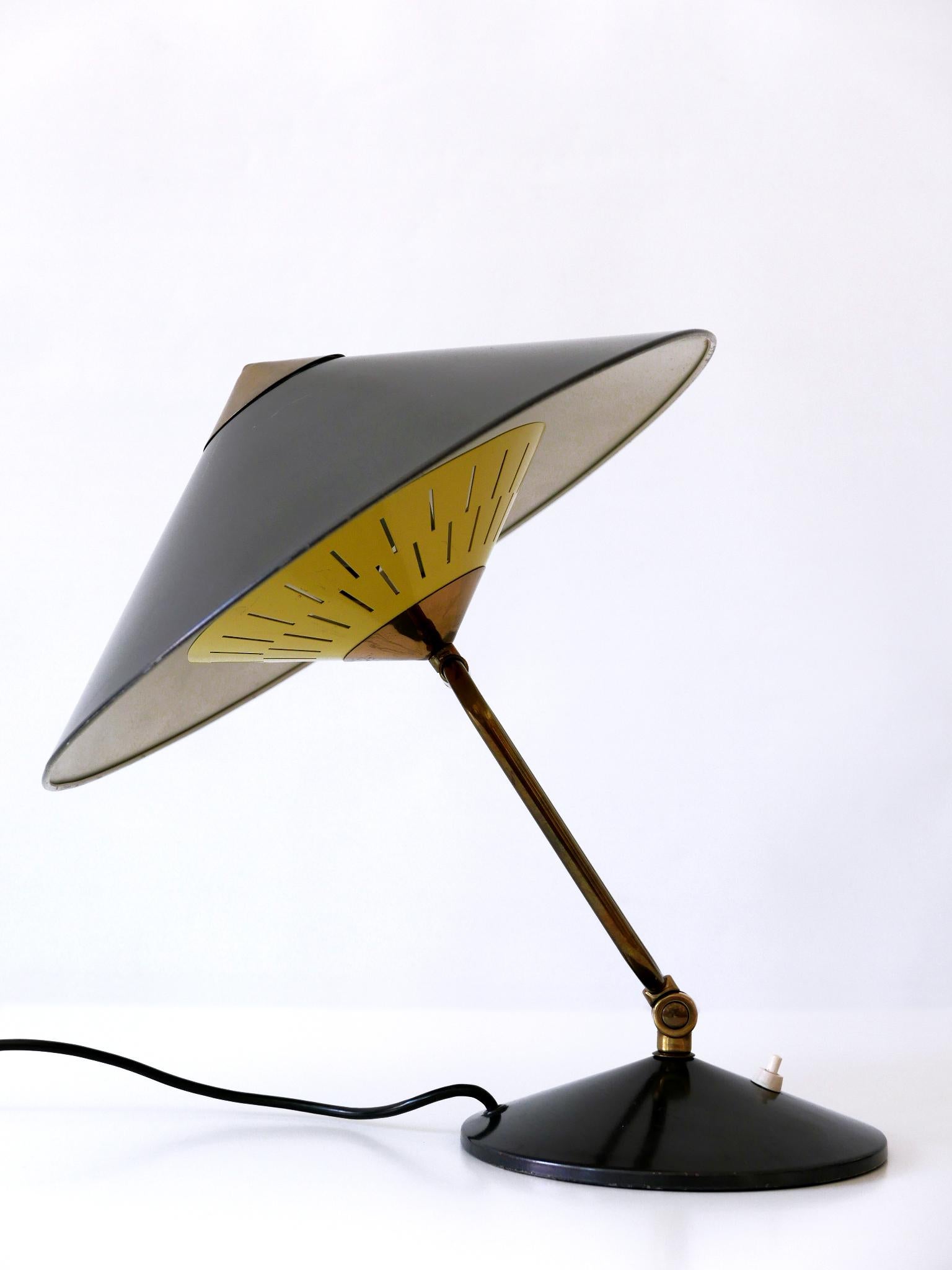 Articulated Large Mid-Century Modern Table Lamp or Wall Sconce 'Witch Hut' 1950s For Sale 1