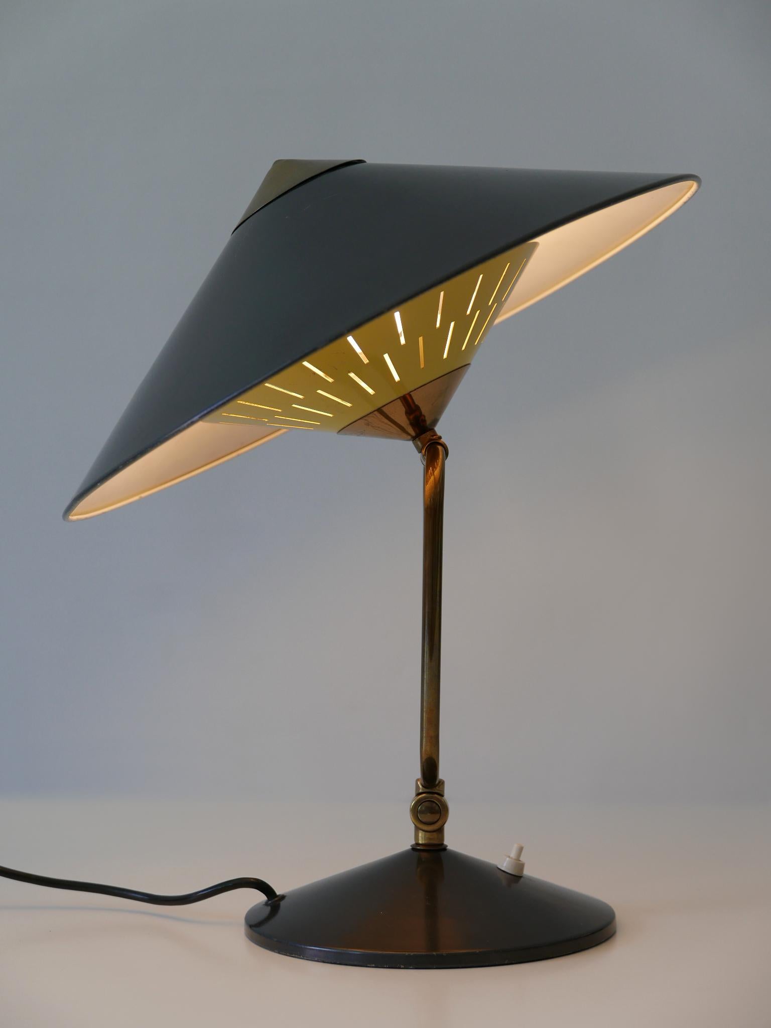 Articulated Large Mid-Century Modern Table Lamp or Wall Sconce 'Witch Hut' 1950s For Sale 2