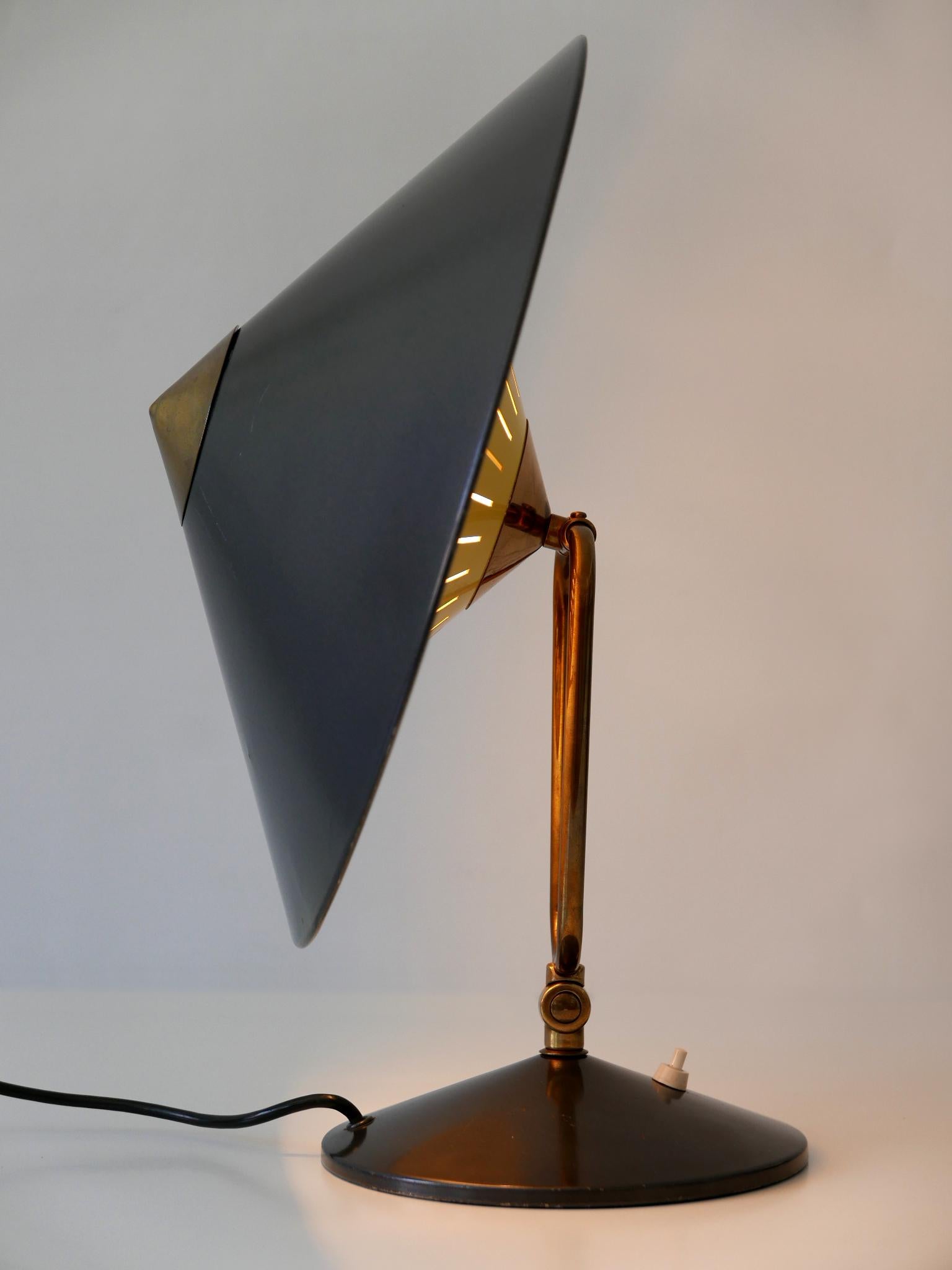 Articulated Large Mid-Century Modern Table Lamp or Wall Sconce 'Witch Hut' 1950s For Sale 3