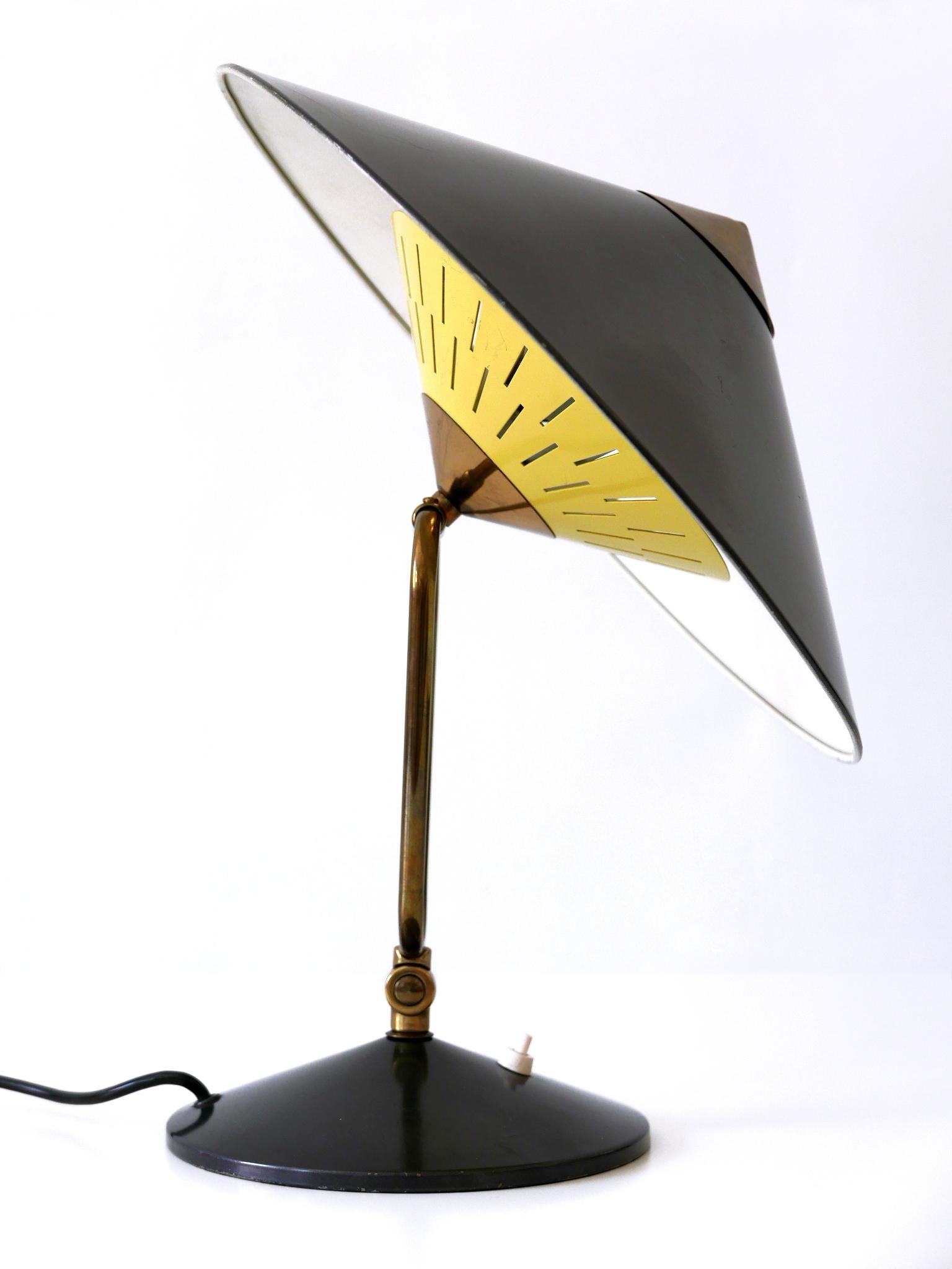 Articulated Large Mid-Century Modern Table Lamp or Wall Sconce 'Witch Hut' 1950s For Sale 4