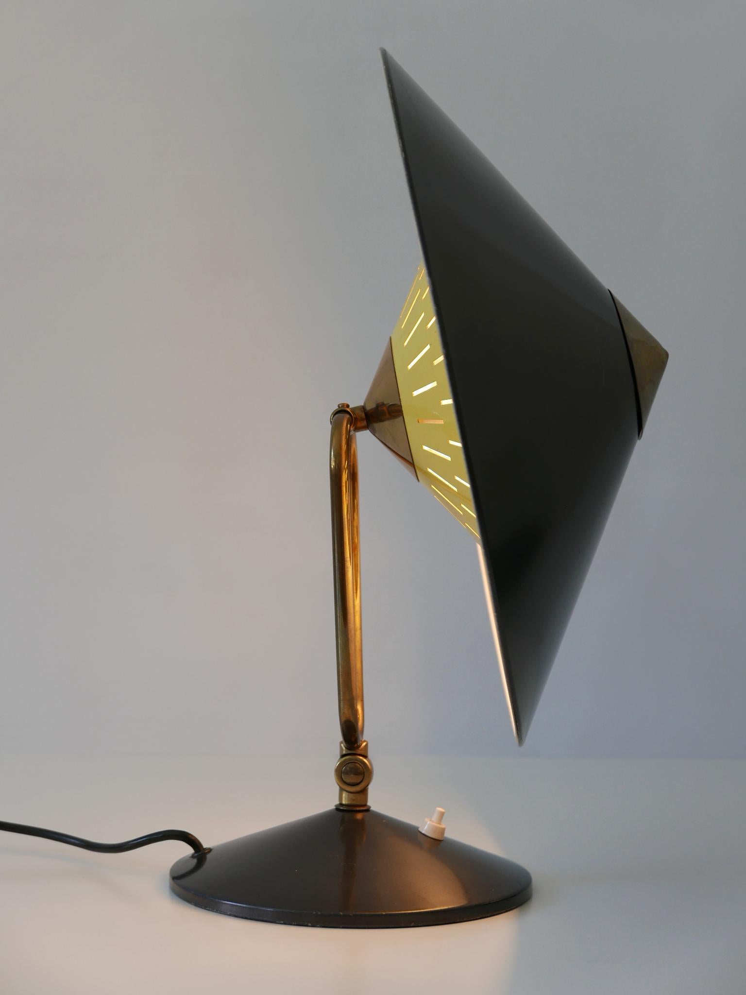 Articulated Large Mid-Century Modern Table Lamp or Wall Sconce 'Witch Hut' 1950s For Sale 6