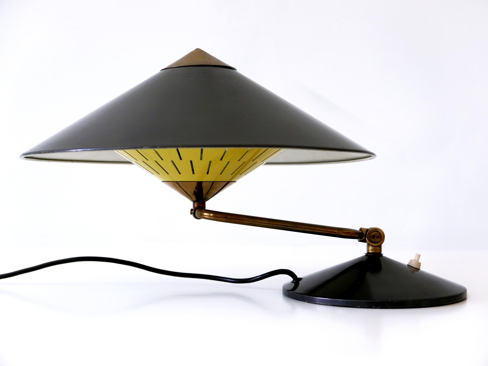 Mid-Century Modern Grande lampe de bureau ou applique murale articulée moderne mi-siècle, Witch Hut, années 1950 en vente