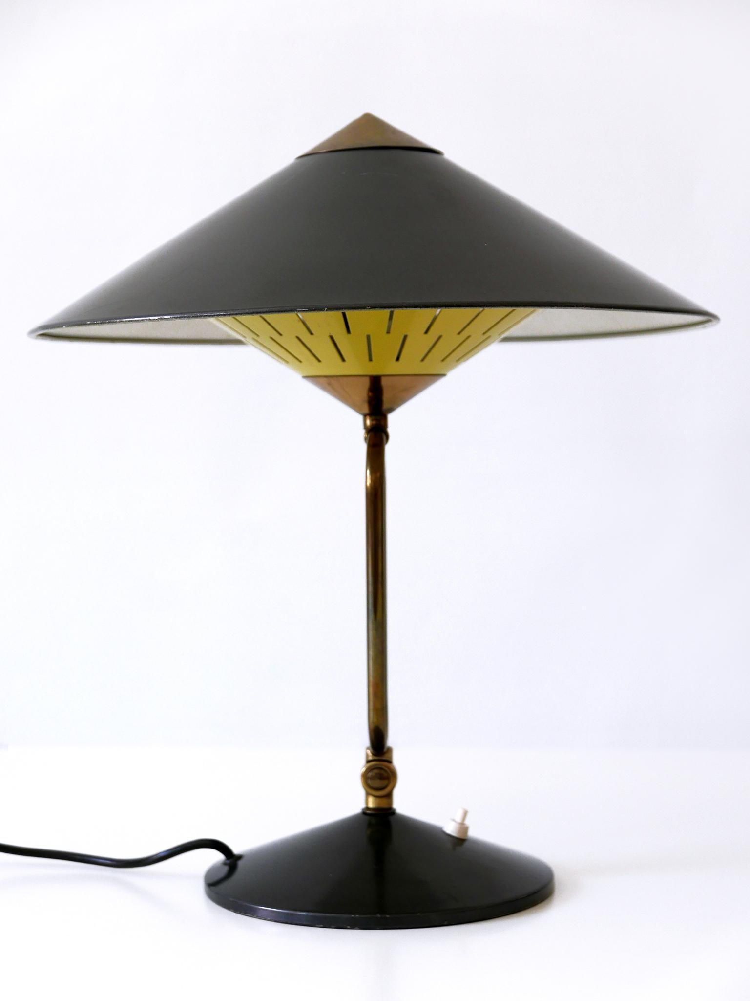 Laiton Grande lampe de bureau ou applique murale articulée moderne mi-siècle, Witch Hut, années 1950 en vente