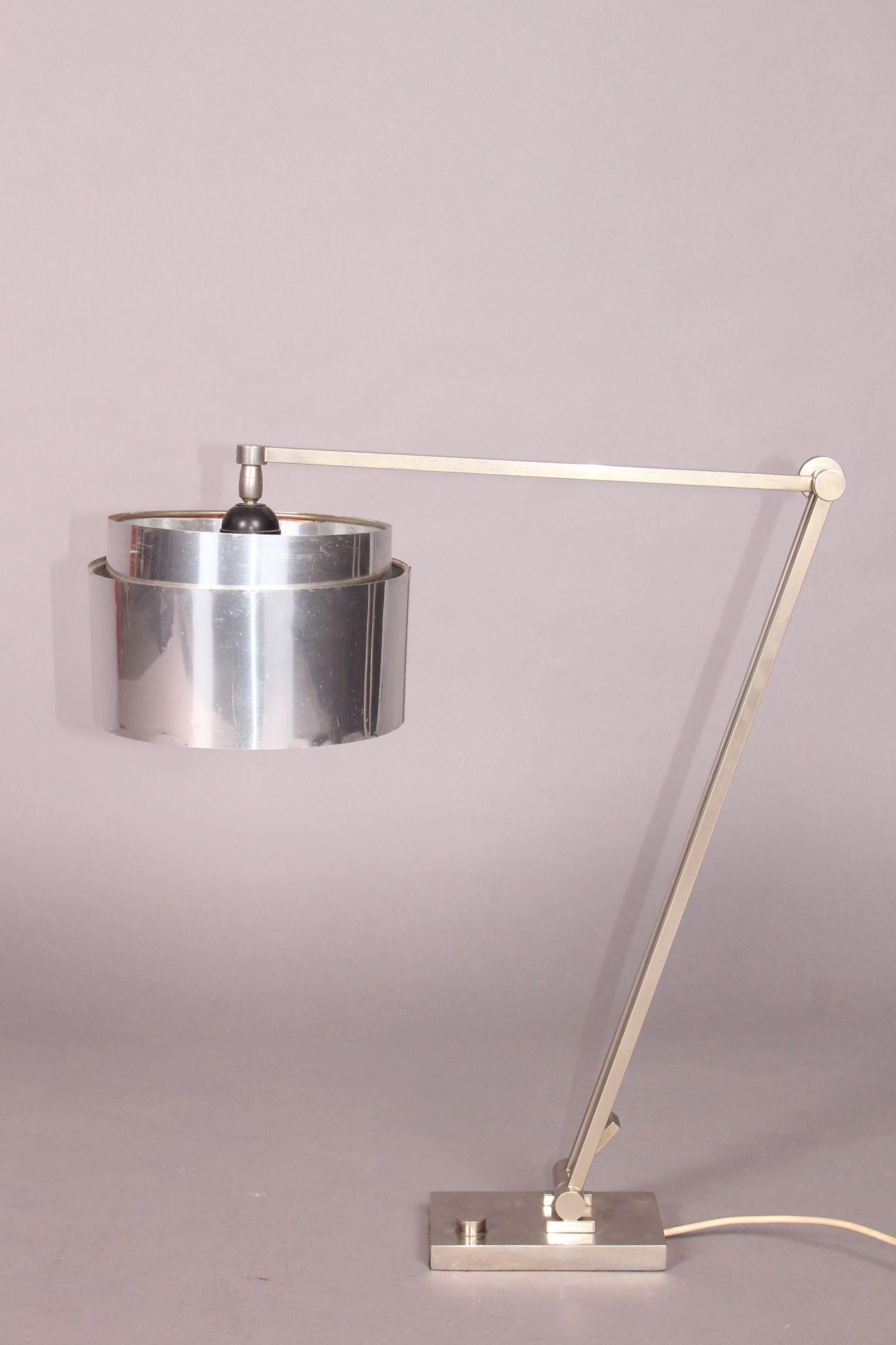 Articulated Metal Table Lamp 4