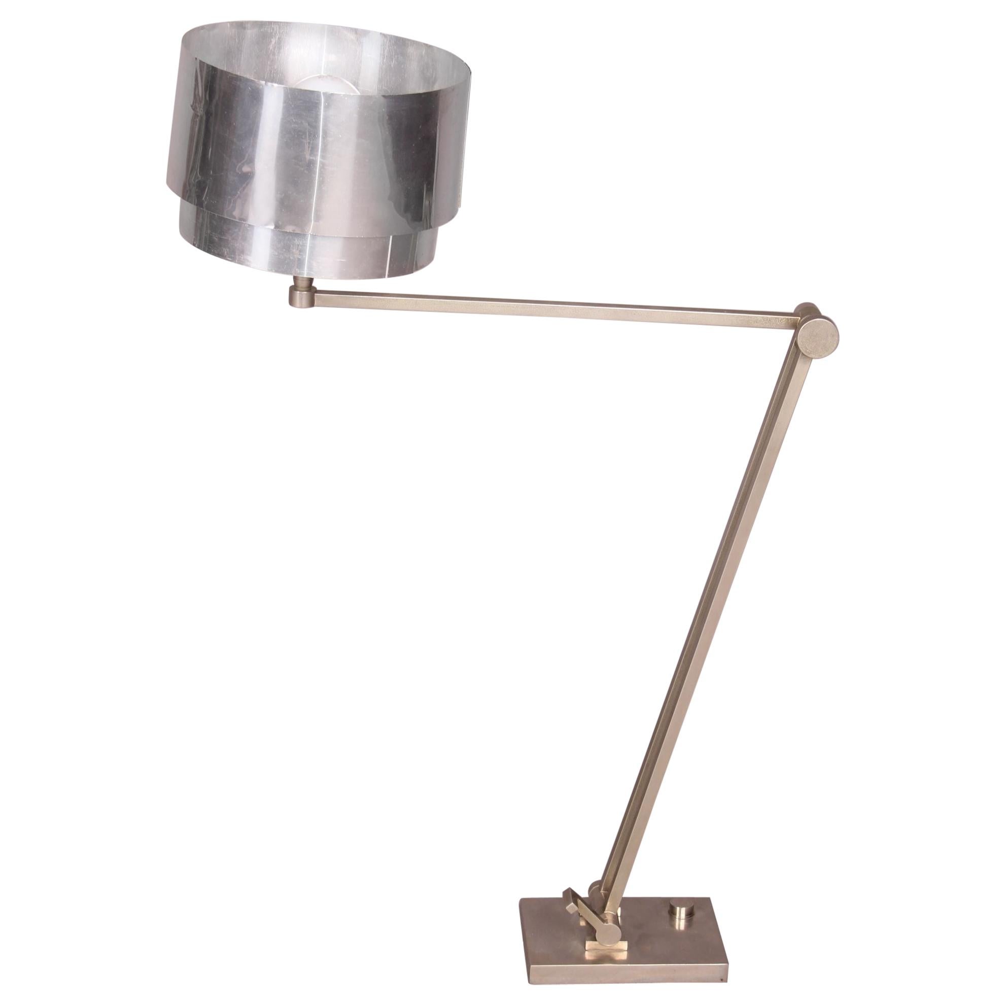 Articulated Metal Table Lamp
