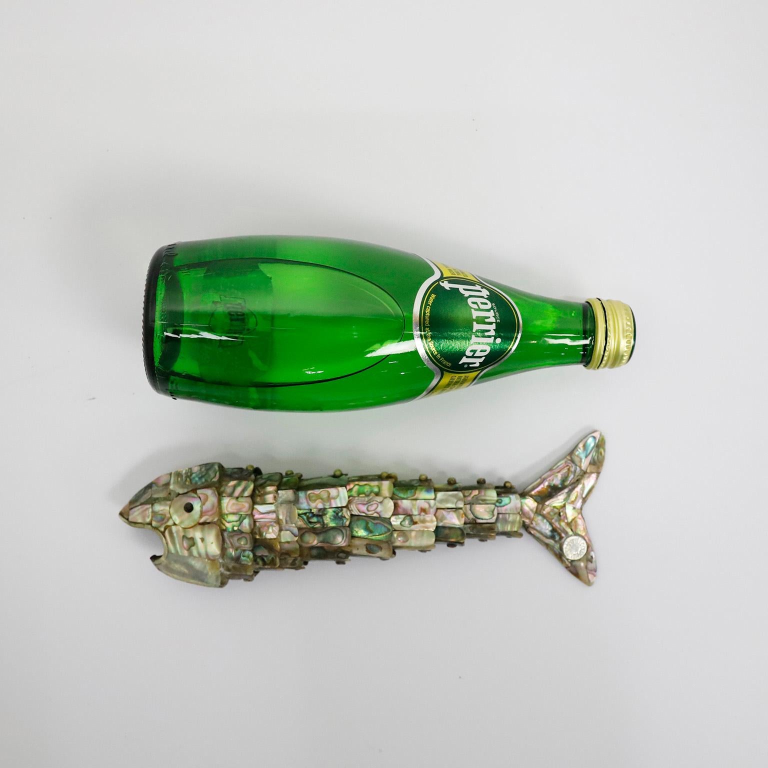 Mexicain Ouvre-bouteille mexicaine articulée en ormeau et laiton de Los Castillo en vente