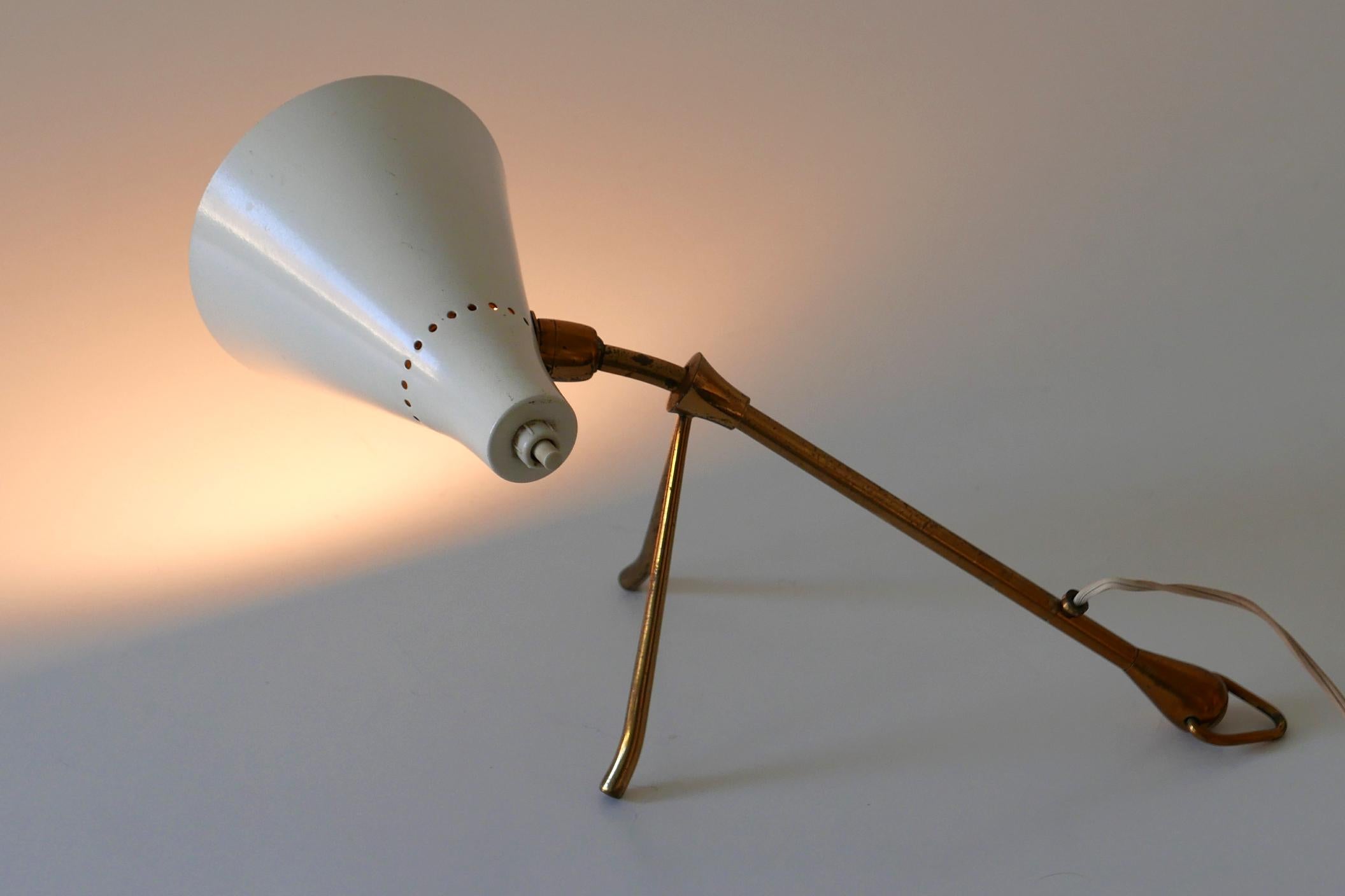 Mid-20th Century Articulated Mid-Century Modern Table or Wall Light by Giuseppe Ostuni for Oluce