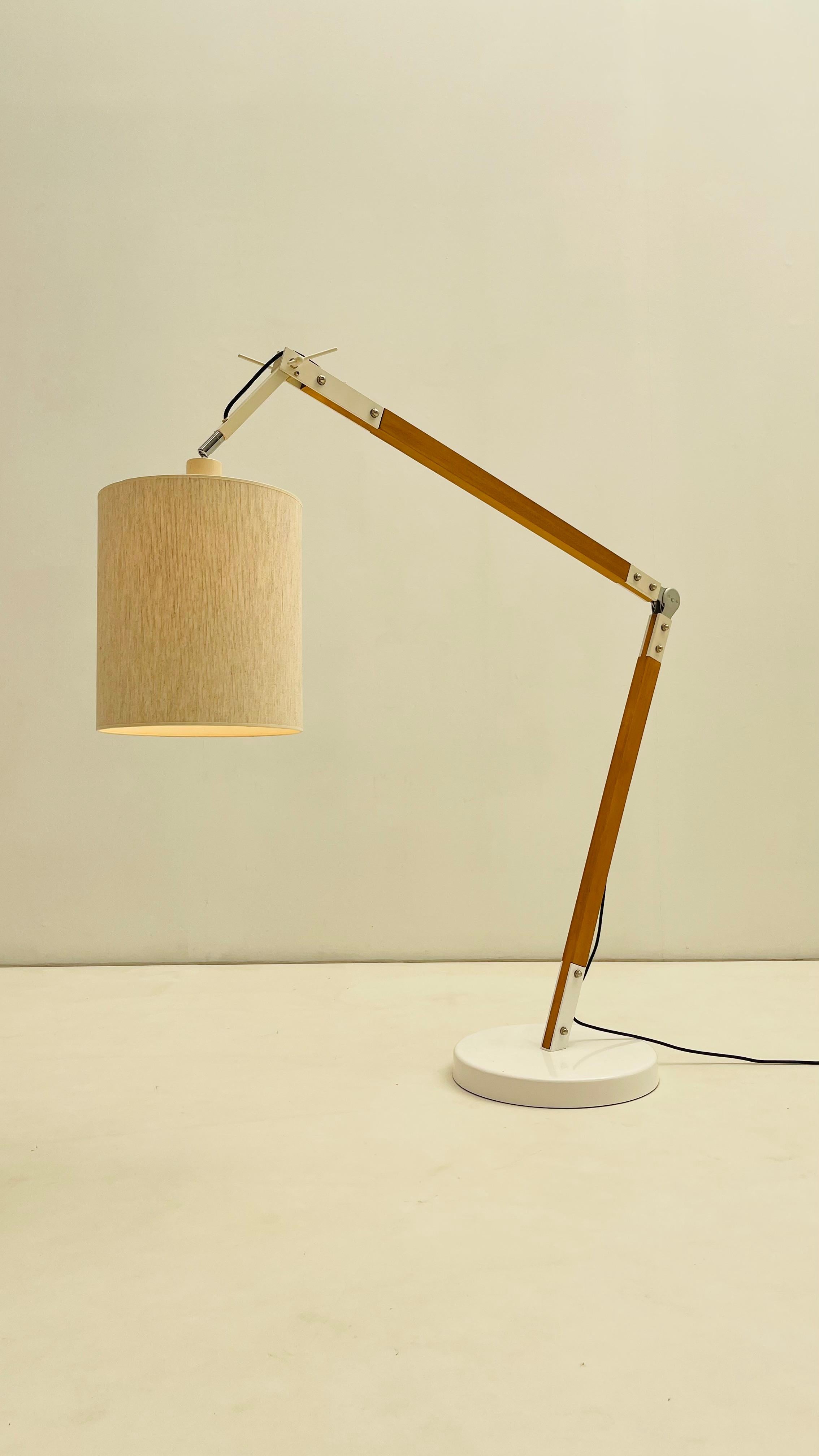 Articulated reading floorlamp For Sale 3